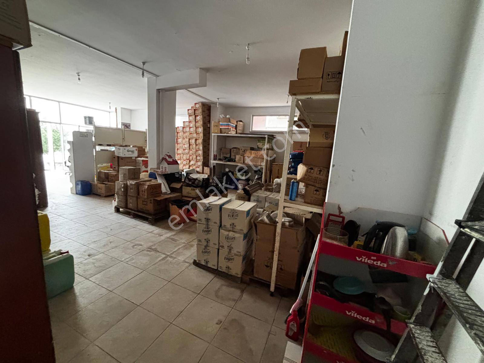 Deha Emlaktan Söğütlüde Kiralık Dükkan - Görsel 4