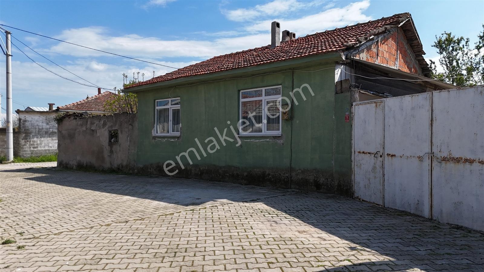 276 M² Gönen Körpeağaçta Yatırımlık Bahçeli Müstakil Köy Evi