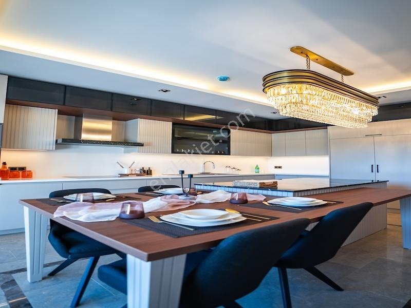 Göl Manzaralı Özel Ödeme Planlarıyla Satılık Lüks 6+1 Villa - Görsel 23
