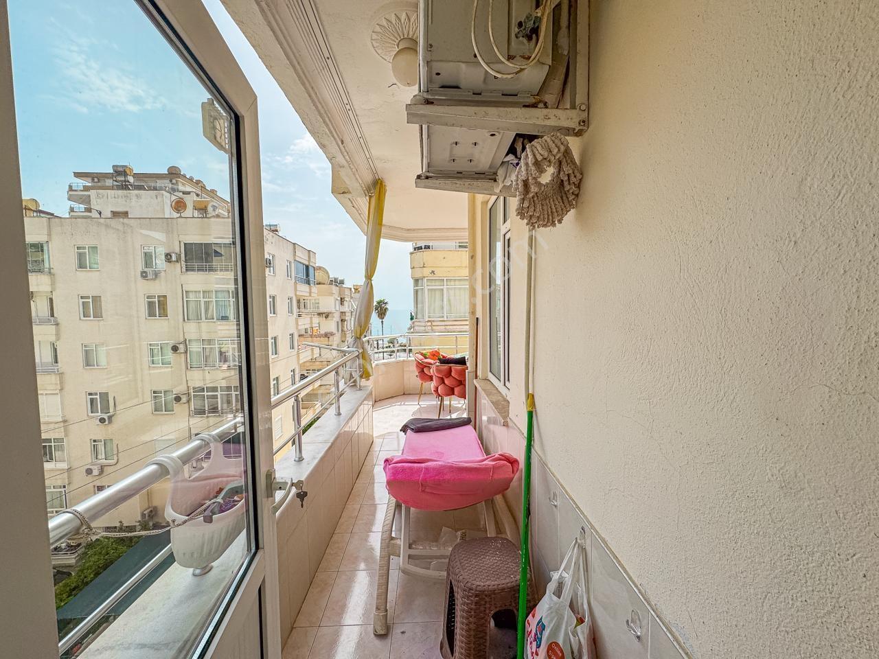 Denize Sıfır Sitede Eşyalı Havuzlu 2+1 Havuz Ve Deniz Manzaralı - Görsel 18