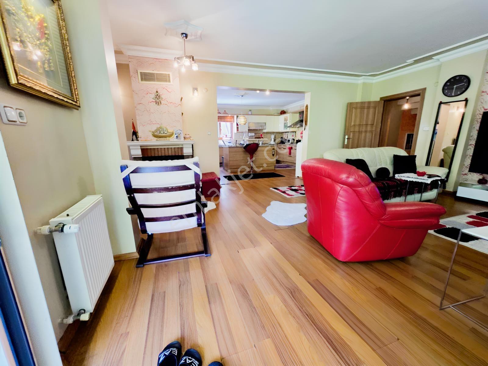 Sapanca'da 581 M2 Arsa İçerisinide 5+1 Satılık Villa - Görsel 9
