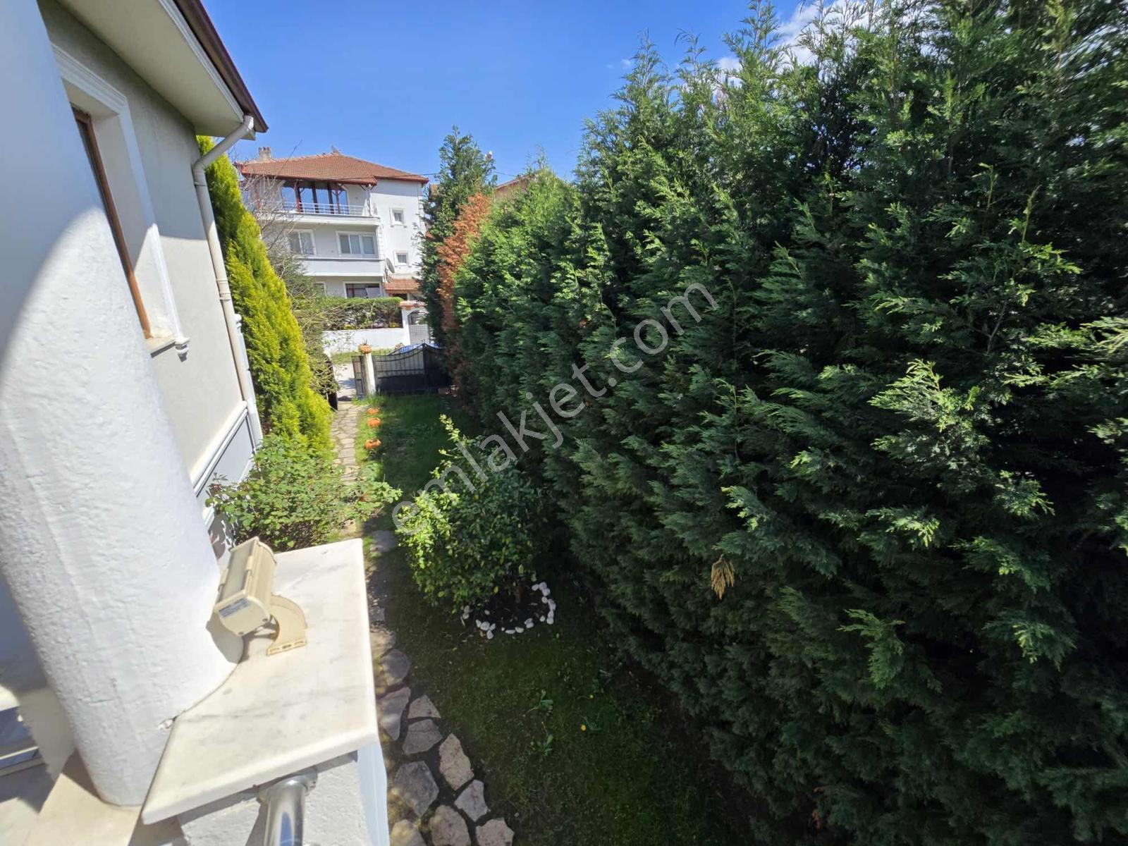 Sapanca'da 581 M2 Arsa İçerisinide 5+1 Satılık Villa - Görsel 23