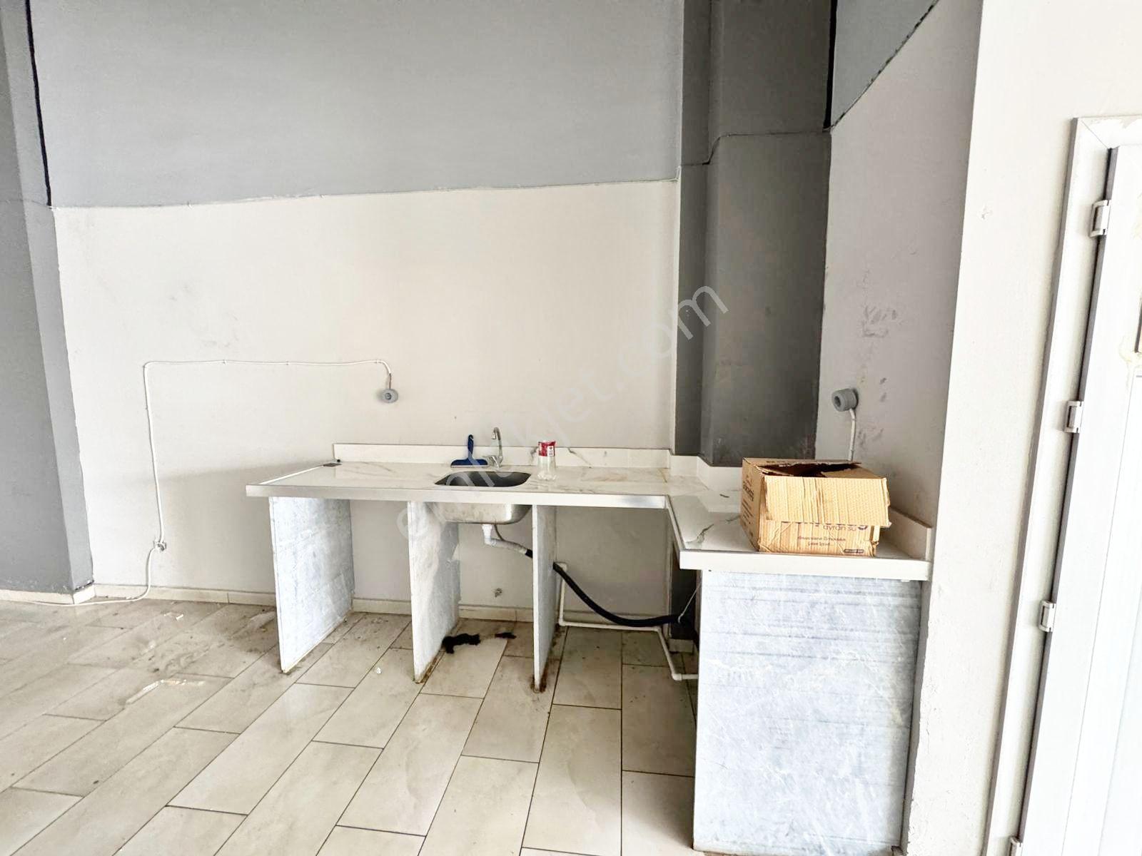 Oto Galericiler Sitesi Merkezi İşlek Caddede Kiralık İşyeri - Görsel 12