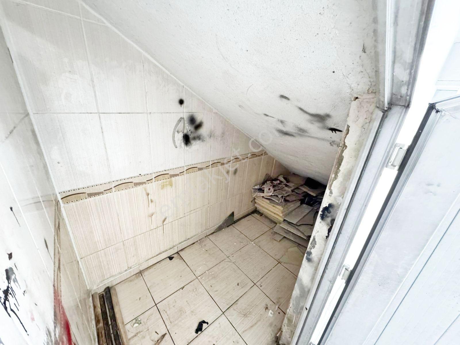 Oto Galericiler Sitesi Merkezi İşlek Caddede Kiralık İşyeri - Görsel 14