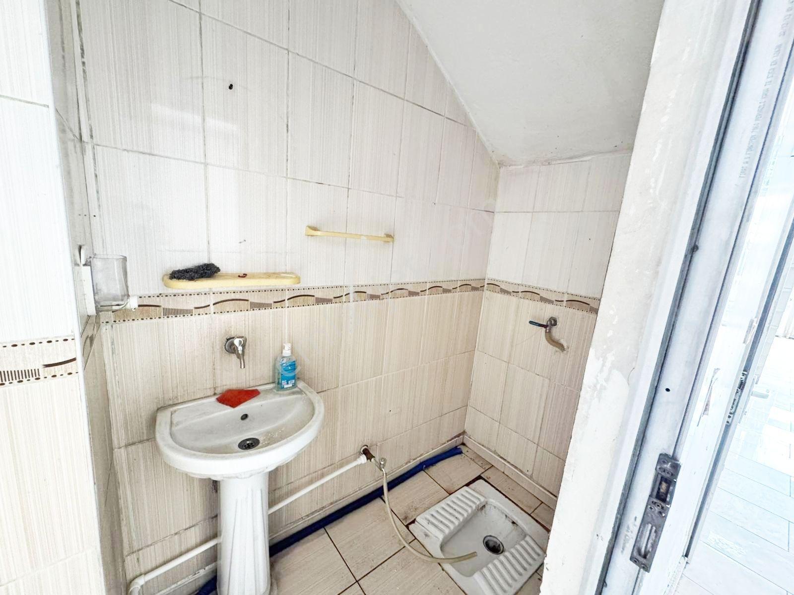 Oto Galericiler Sitesi Merkezi İşlek Caddede Kiralık İşyeri - Görsel 17