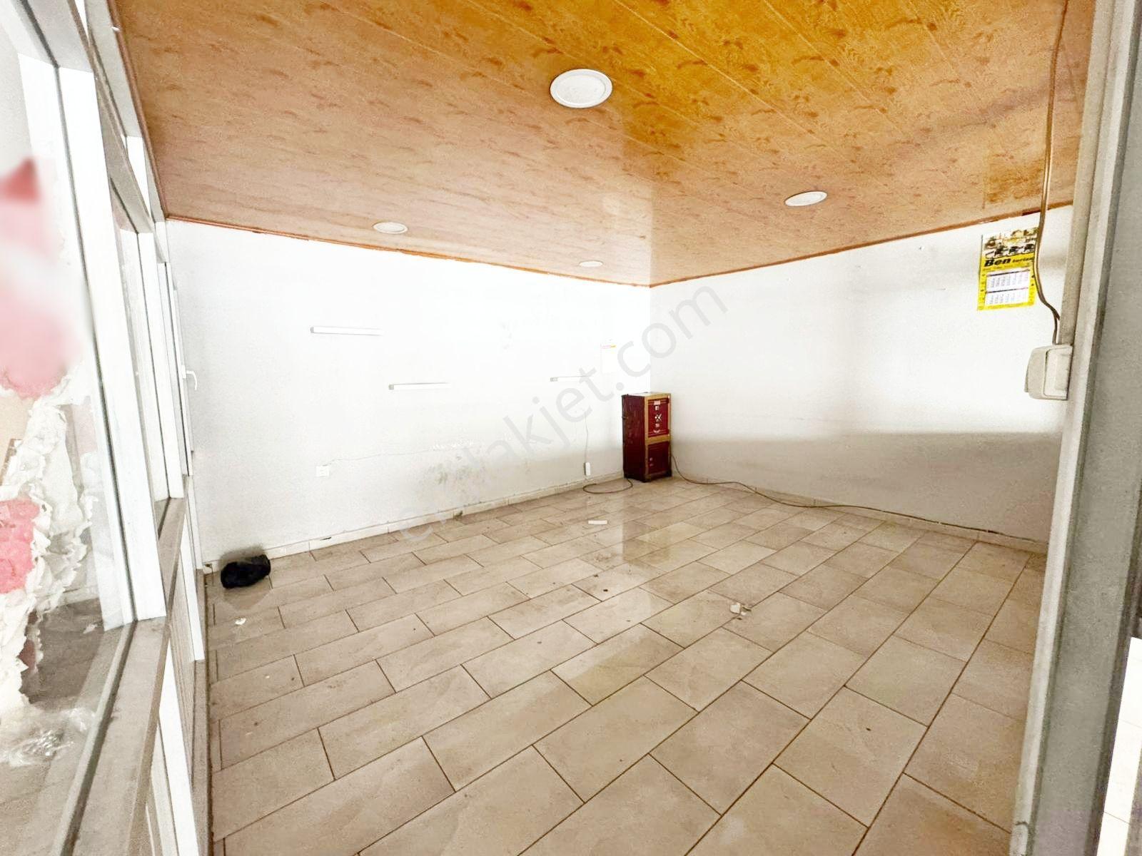 Oto Galericiler Sitesi Merkezi İşlek Caddede Kiralık İşyeri - Görsel 11