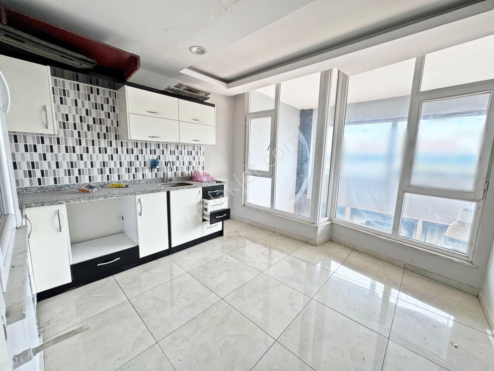 Oto Galericiler Sitesi Merkezi İşlek Caddede Kiralık İşyeri - Görsel 9