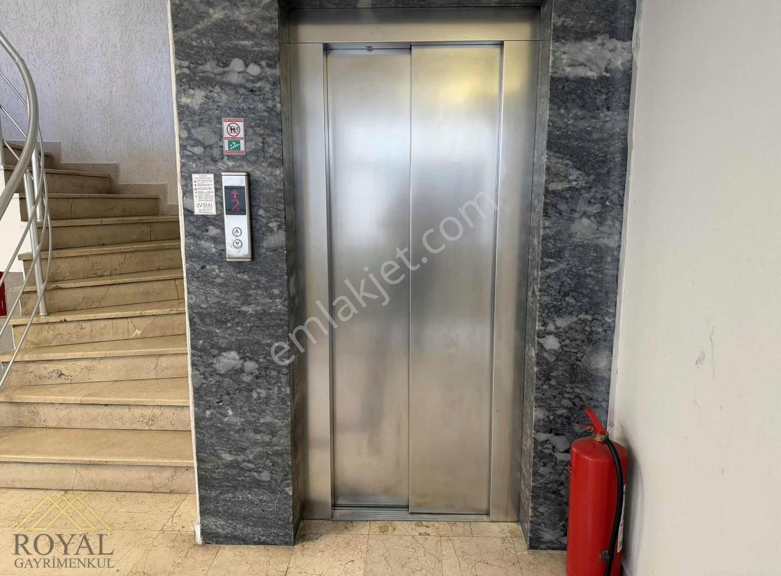 Meydanda Kiralık Ofis - Görsel 4