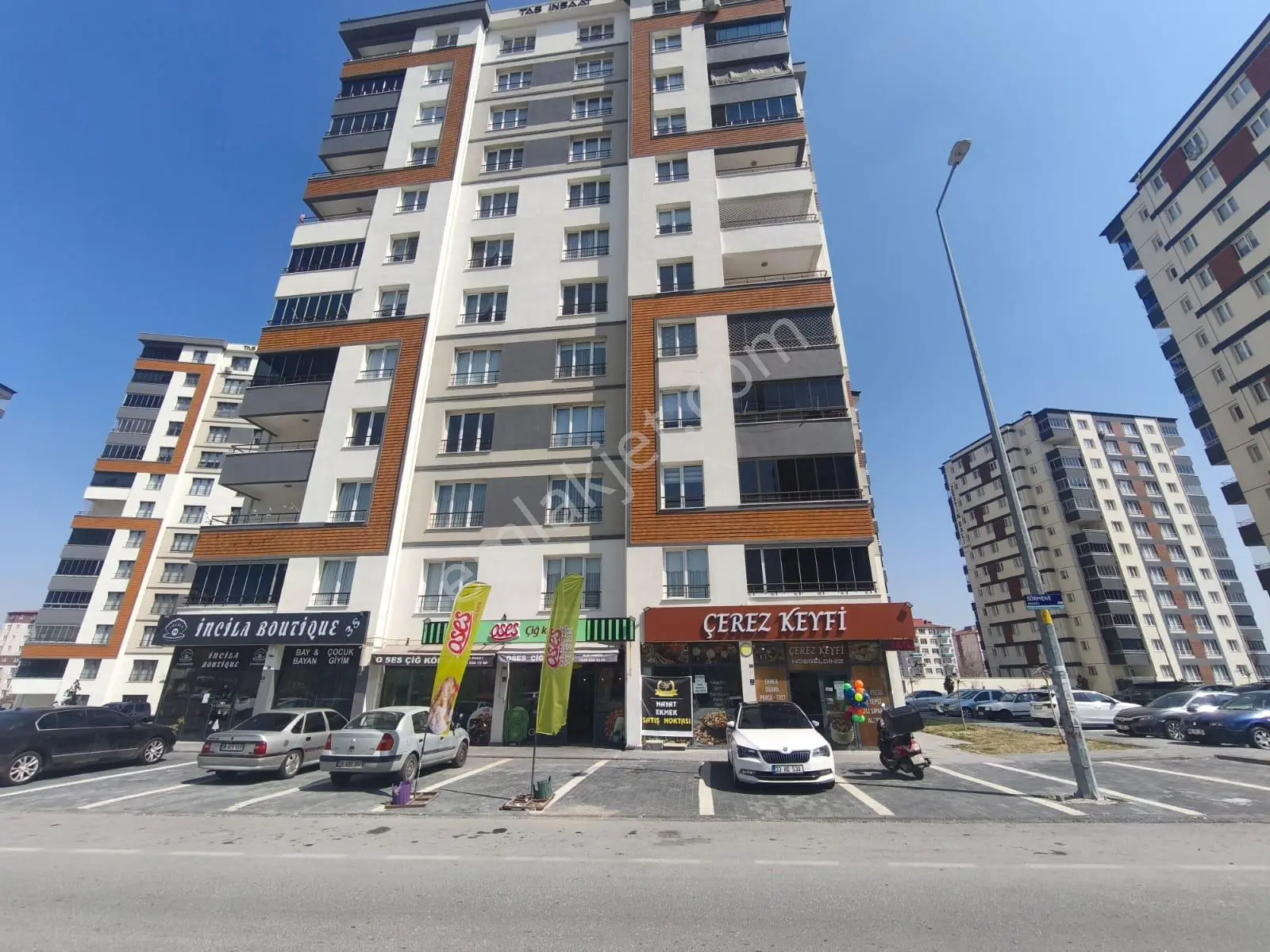 Kazım Karabekir'de Devren Köşe Başı Kuruyemiş Dükkanı