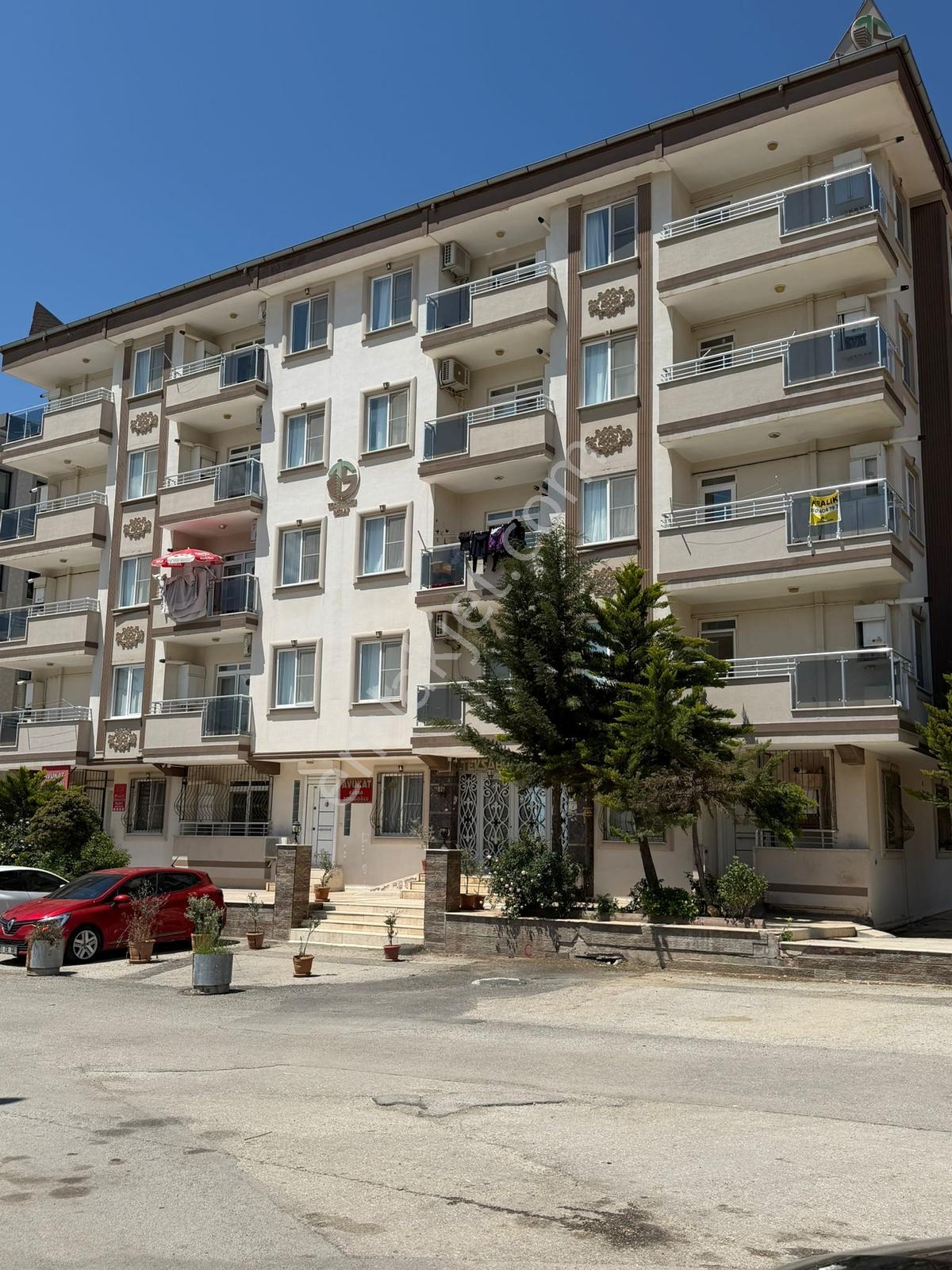 Ayyıldız Emlak'tan 80 M2 Çift Çepheli 2+1 Daire Yeni Beşevler