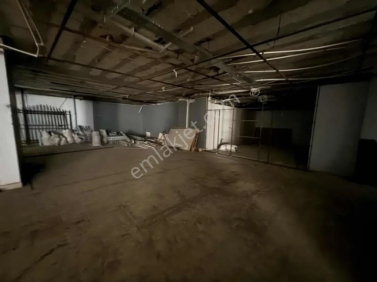 Merkezi Konumda 1.500 M² Kiralık Depo - Görsel 2