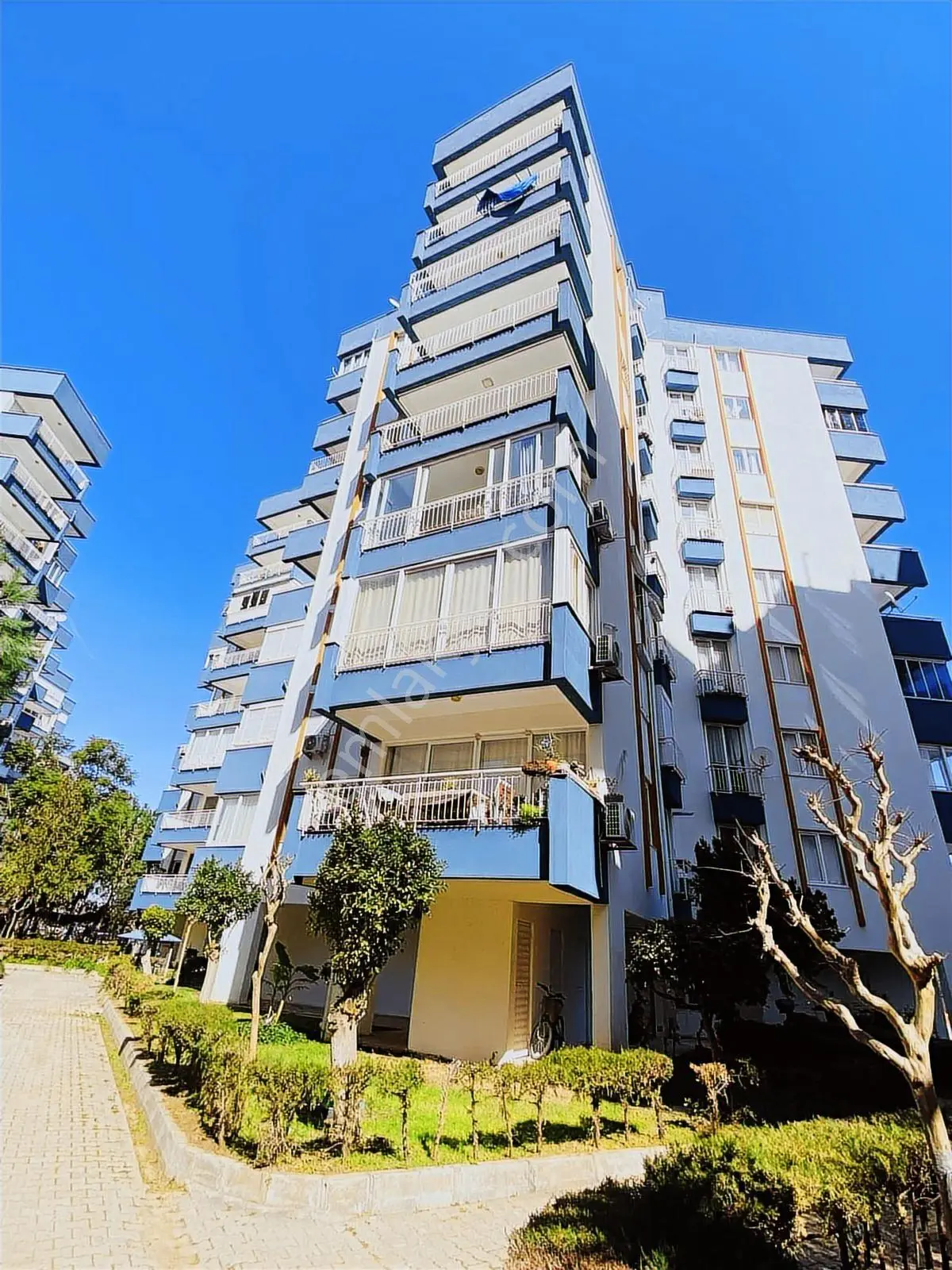Antalya Güzeloba'nın En Prestijli Sitesinde Eşyalı Satılık 2+1 - Görsel 4