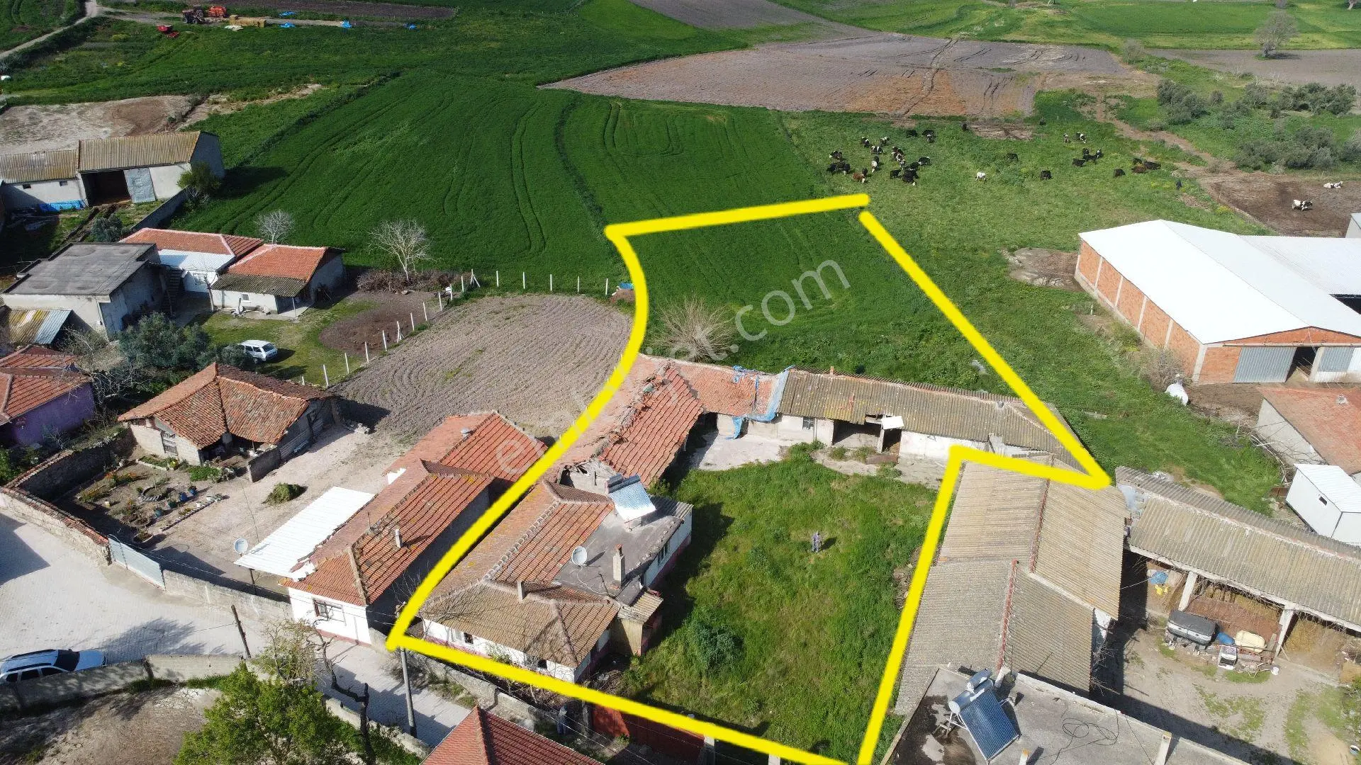 Gönen Üzümlü Mh. Satılık Müstakil Köy Evi Ve Damları