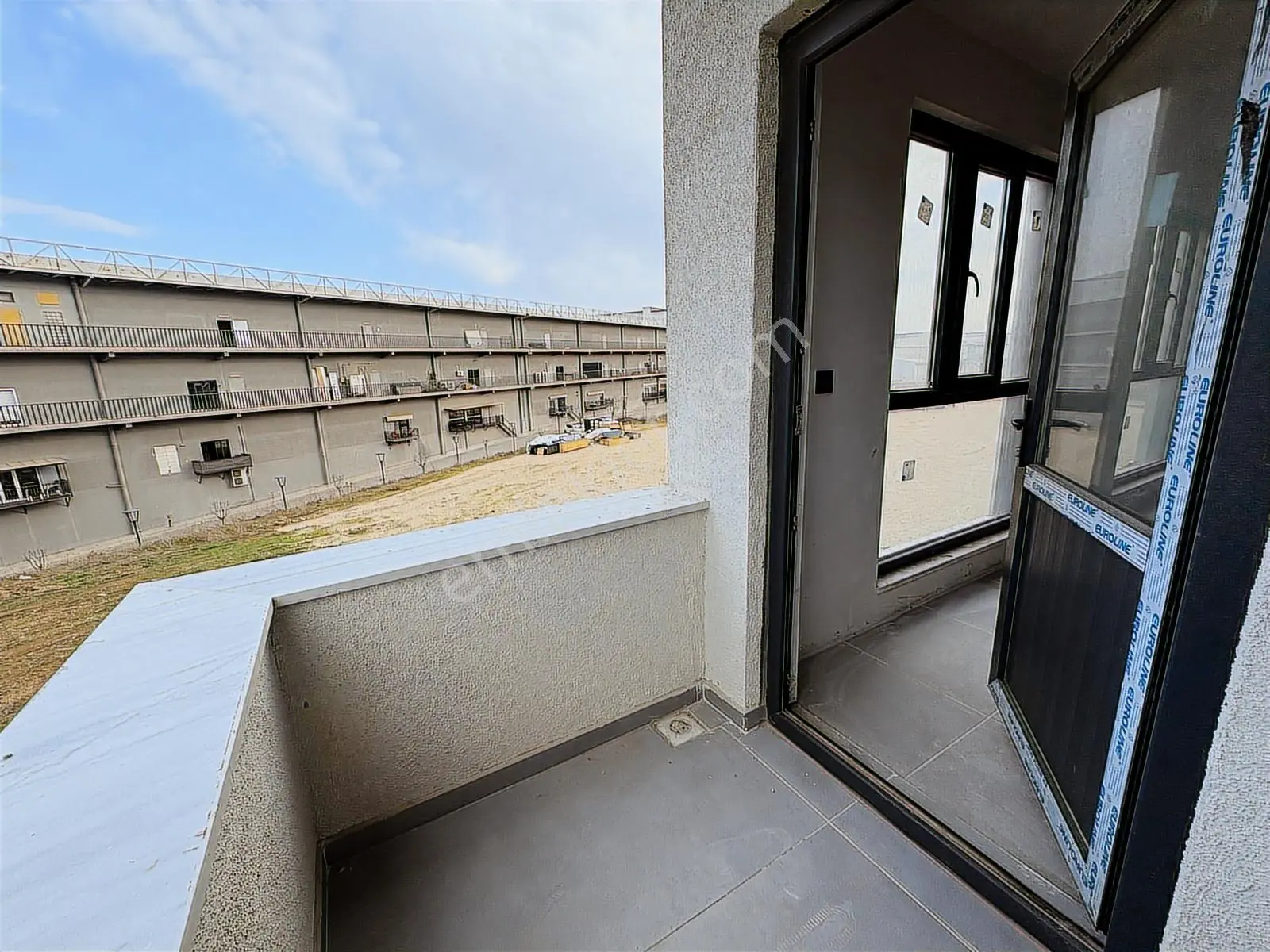 Profasor *dan Köşe Tip Mobiliyum Yanı Kiralık Ofis Mega Park - Görsel 2