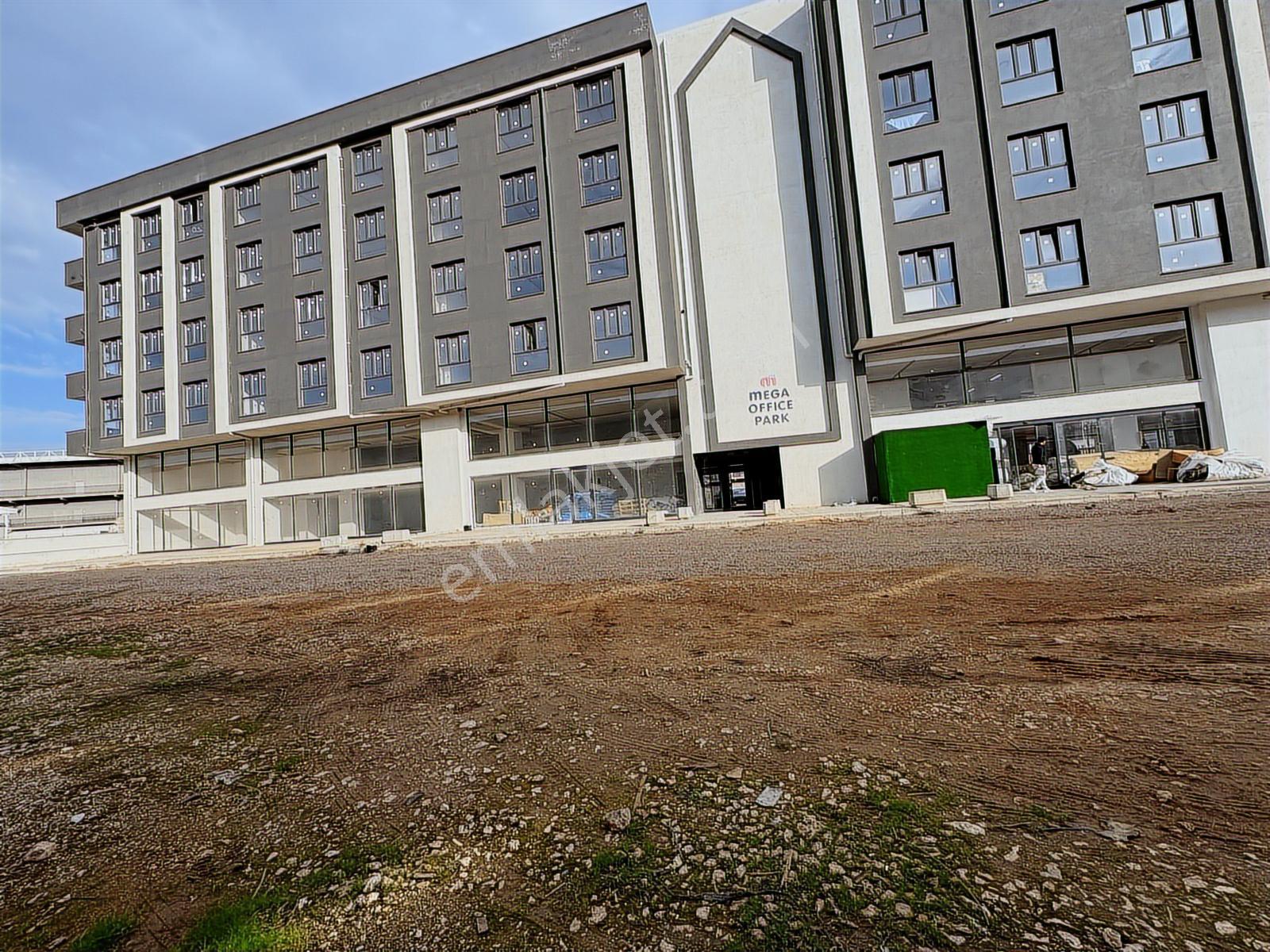 Profasor *dan Köşe Tip Mobiliyum Yanı Kiralık Ofis Mega Park - Görsel 13