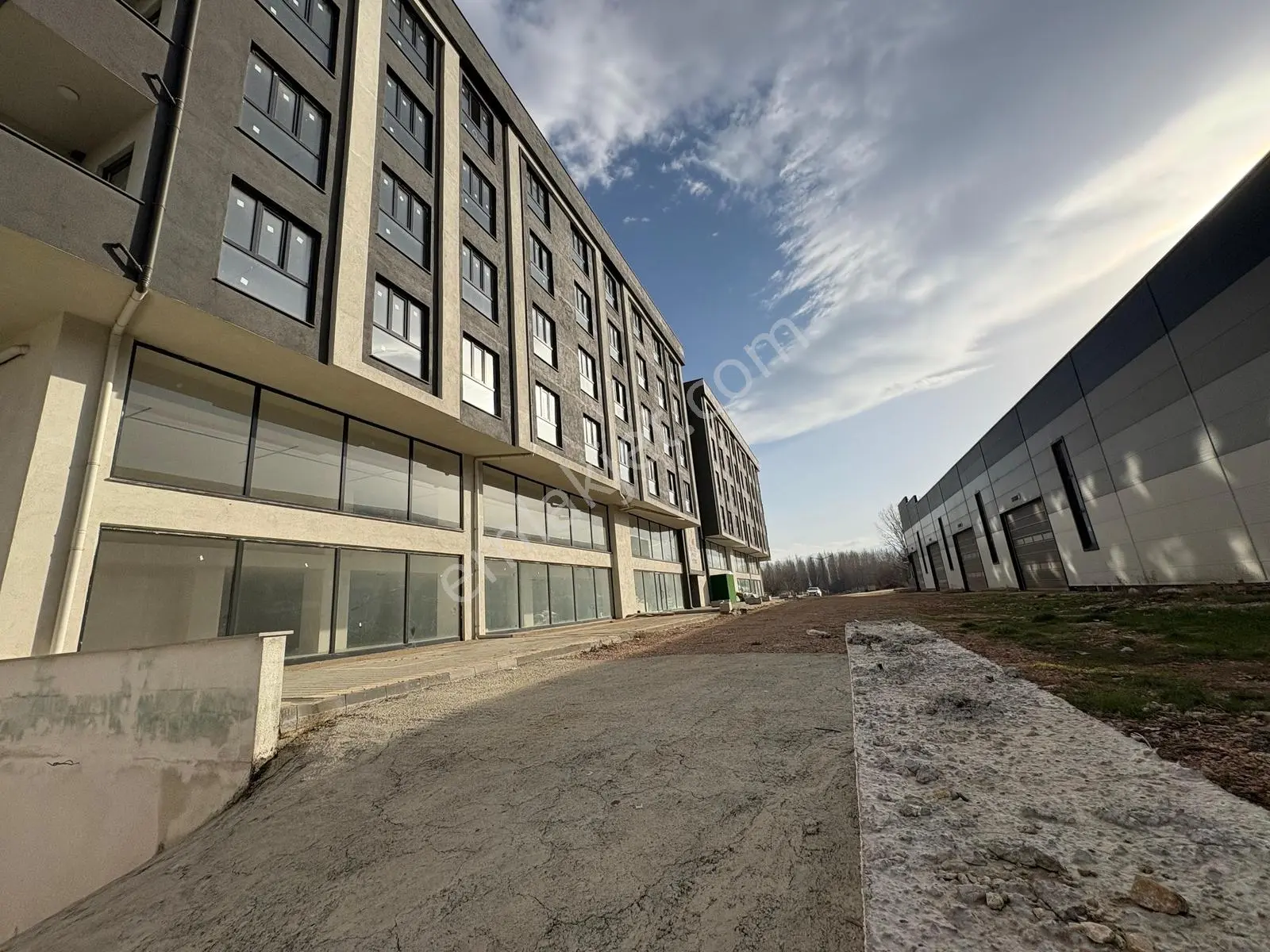 Profasor *dan Dubleks Tip Mobiliyum Yanı Kiralık Ofis Mega Park - Görsel 2