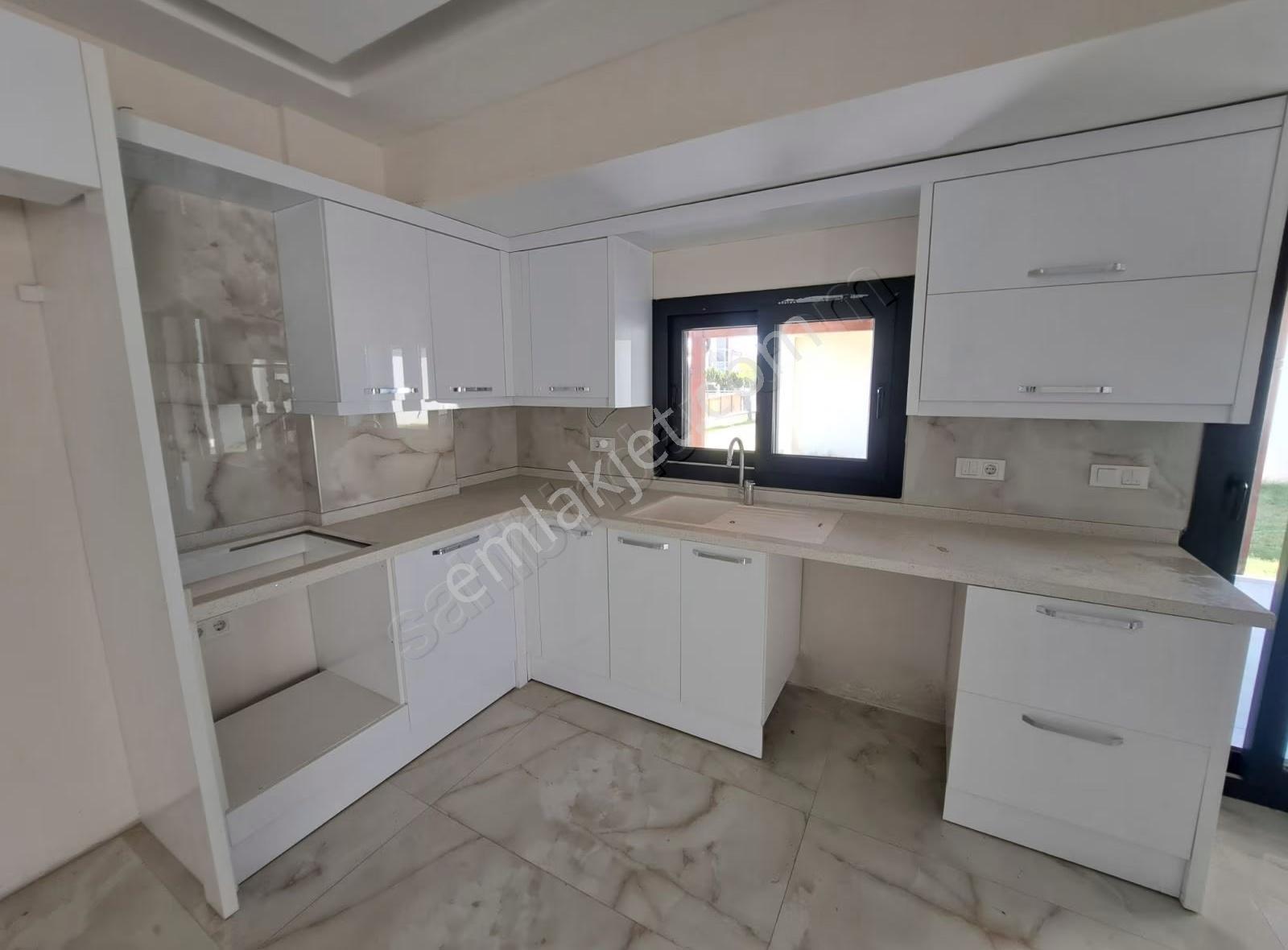 İzmir Seferihisar Doğanbey Havuzlu Sitede Satılık 3+1 Villa - Görsel 13