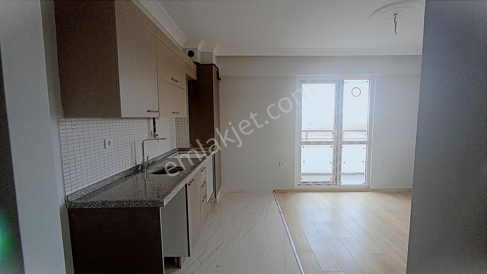 Remaxtan Sitede Üniversiteye Yakın Arakat Deniz Manzaralı Daire - Görsel 11