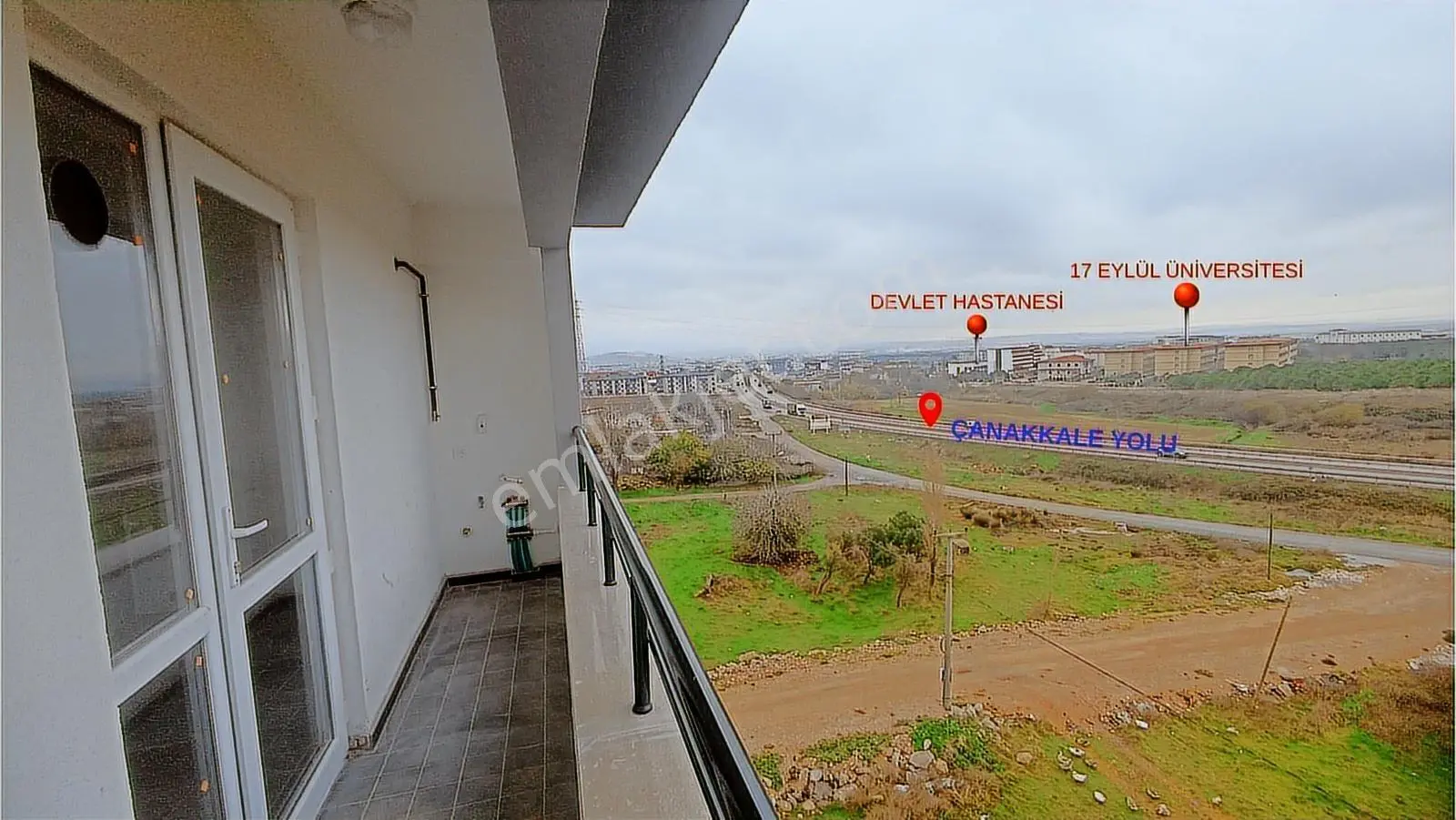 Remaxtan Sitede Üniversiteye Yakın Arakat Deniz Manzaralı Daire