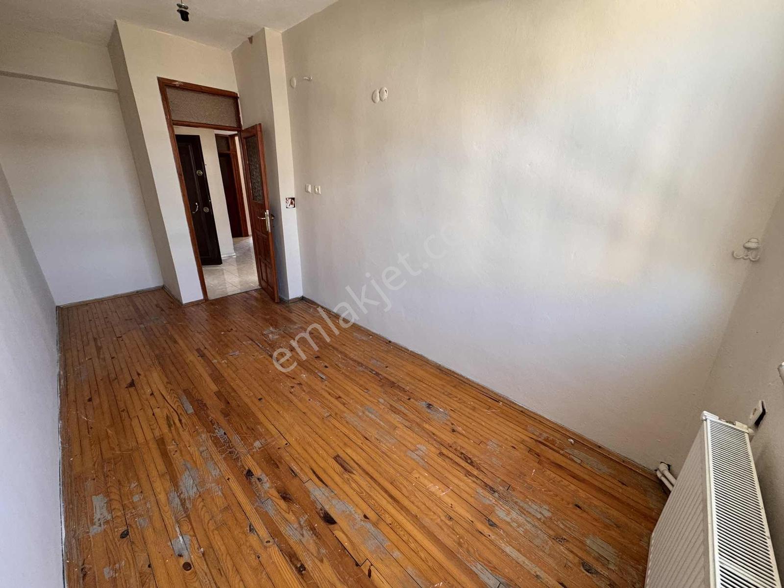 Yağmur Emlak'tan Satılık Cadde Ve Güney Cephe Ara Kat 2+1 Daire - Görsel 8