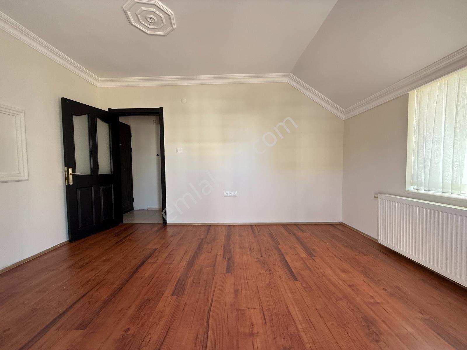 Cağaloğlu Caddesine Cephe Geniş Teraslı 1+1 Kiralık - Görsel 5