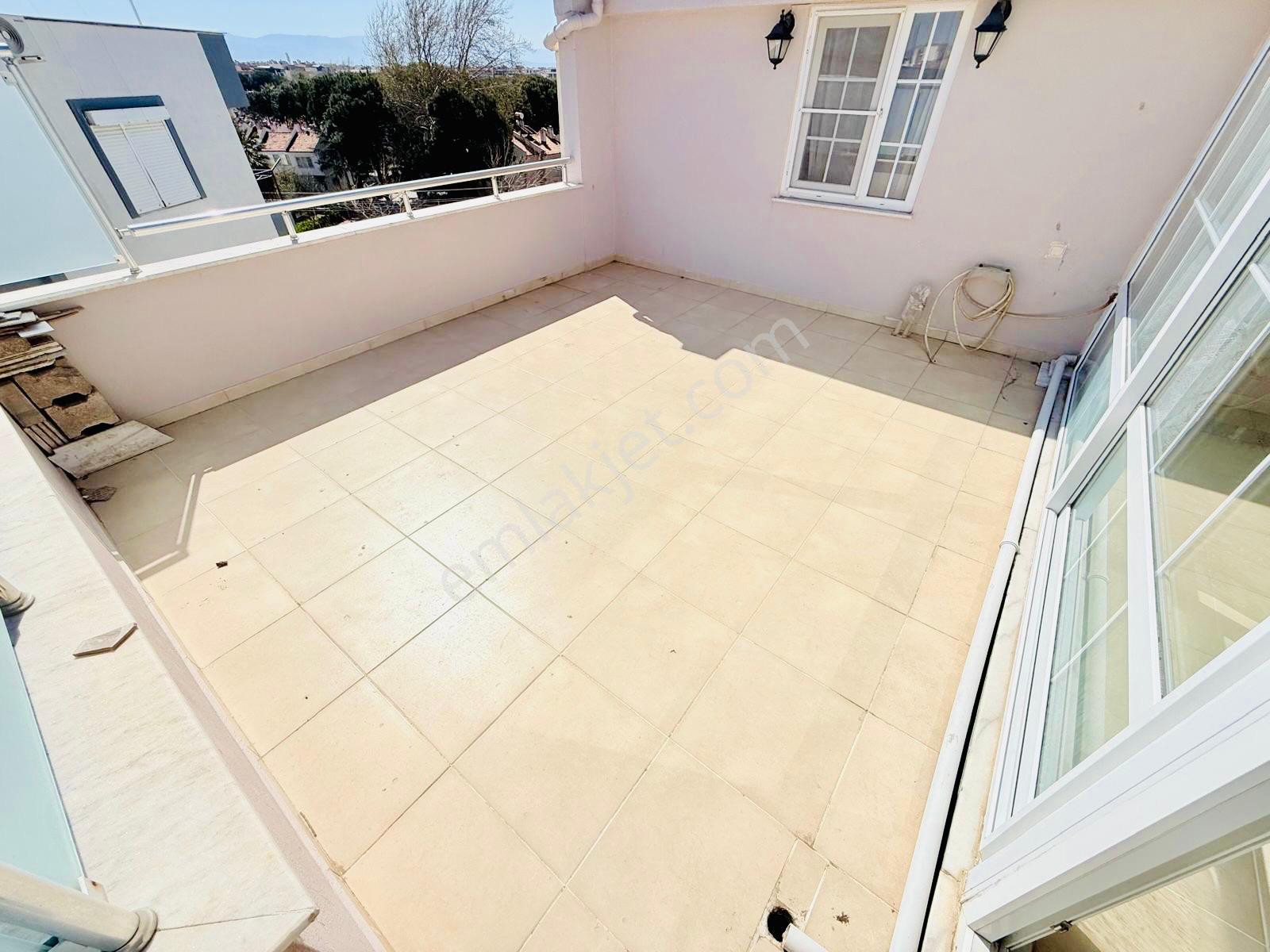 Edremit İkizçay'da Satılık 220 M² Geniş Teraslı 4+1 Daire - Görsel 6