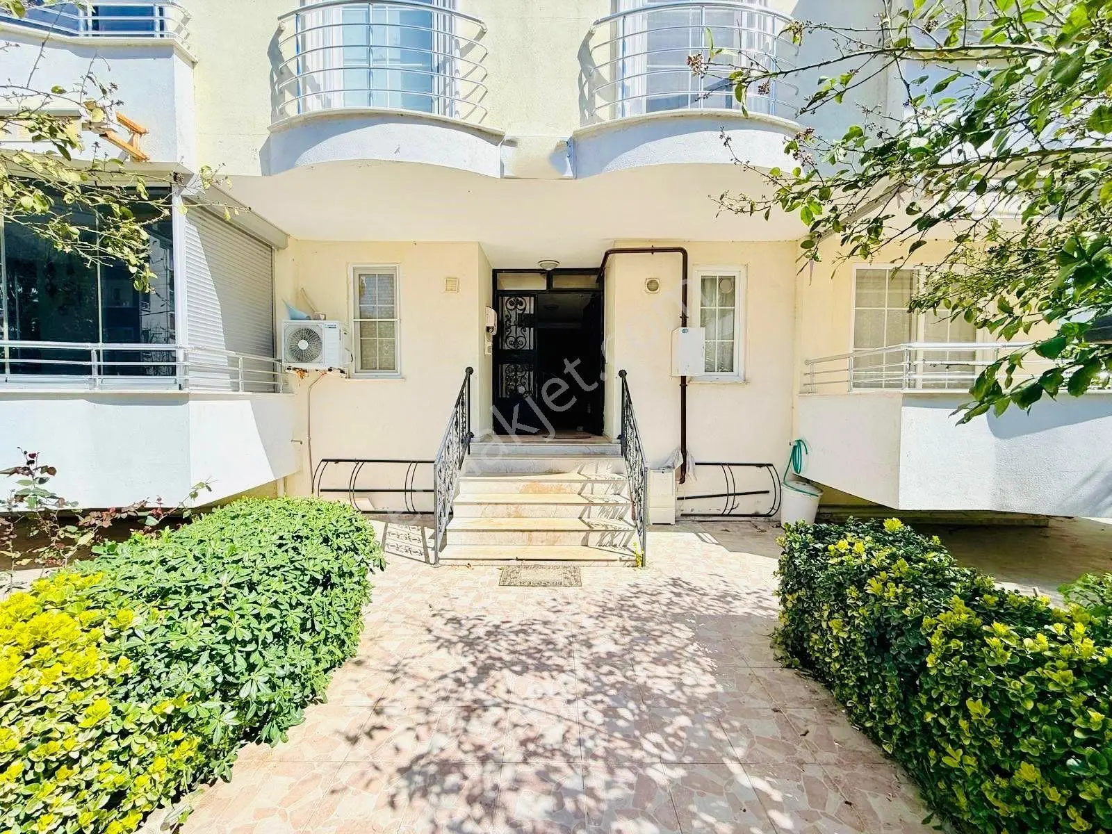 Edremit İkizçay'da Satılık 220 M² Geniş Teraslı 4+1 Daire - Görsel 4