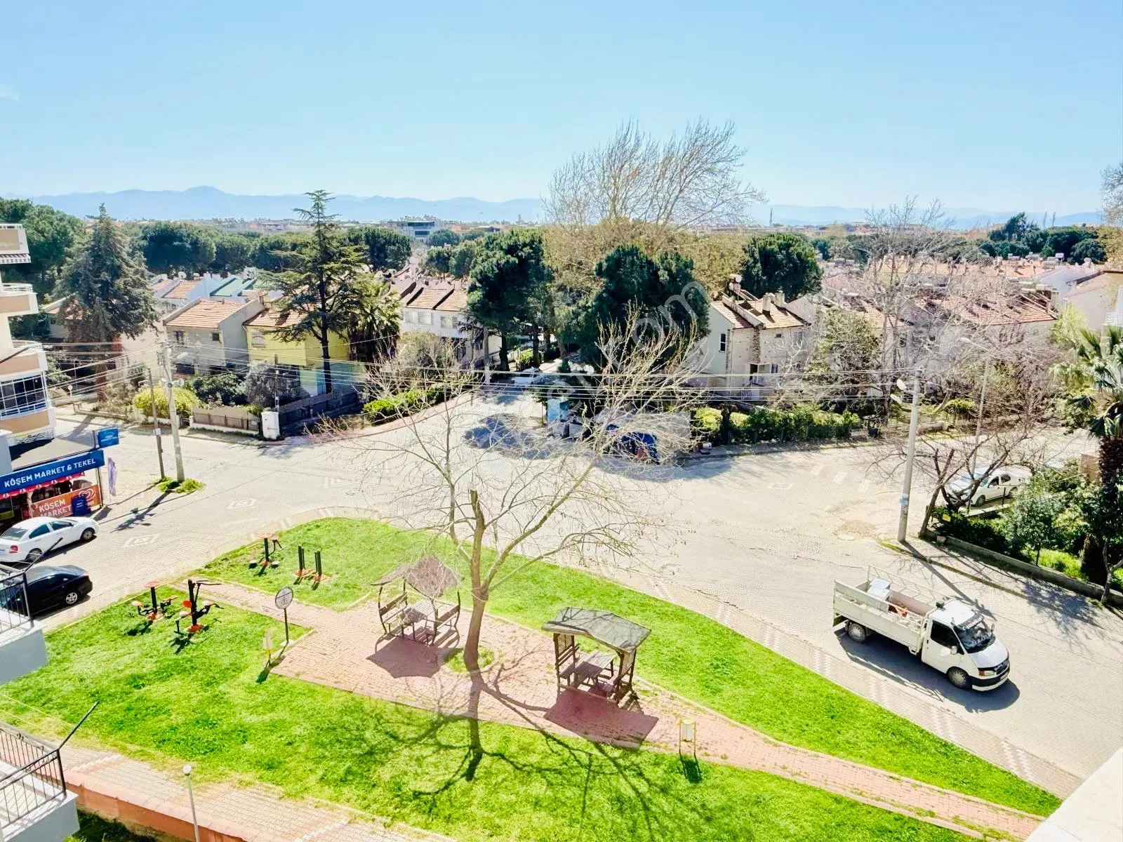 Edremit İkizçay'da Satılık 220 M² Geniş Teraslı 4+1 Daire - Görsel 3
