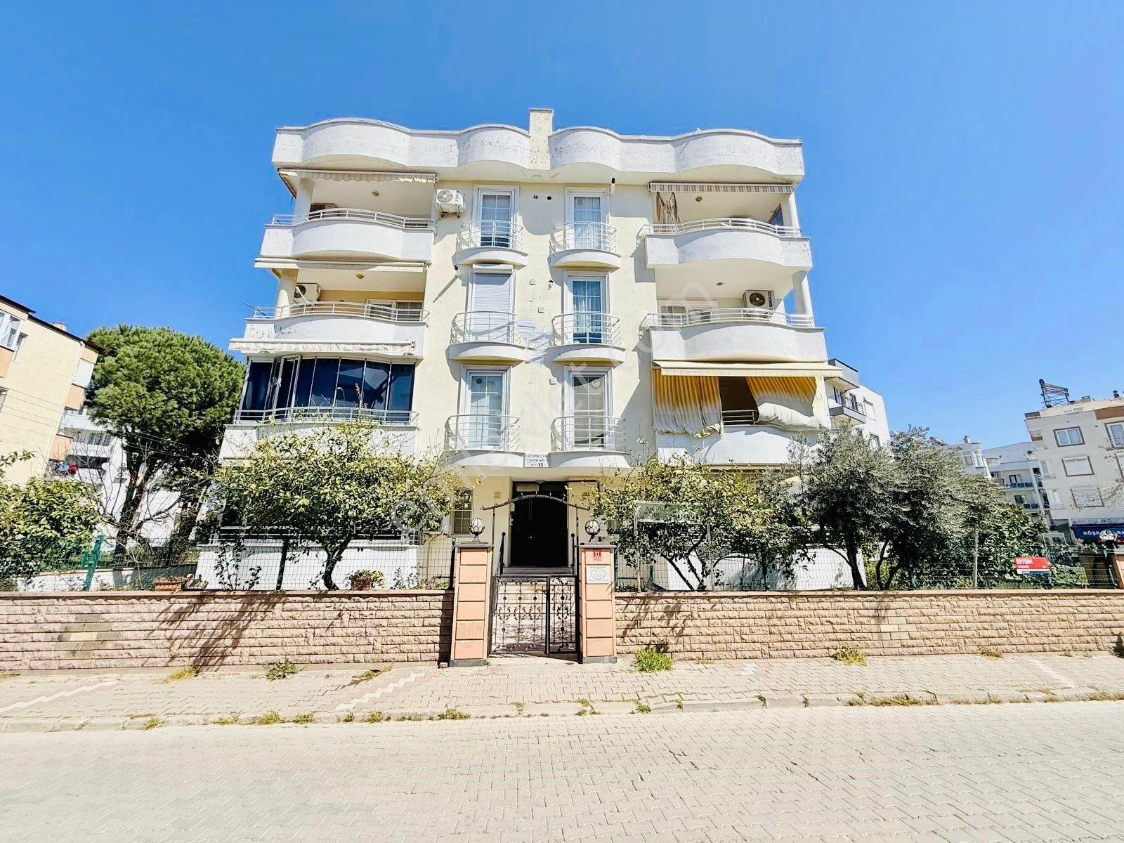 Edremit İkizçay'da Satılık 220 M² Geniş Teraslı 4+1 Daire - Görsel 2