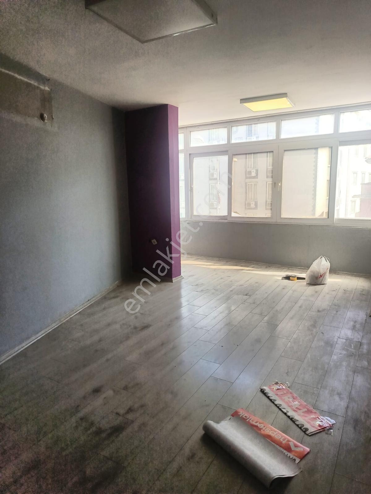 3ev Emlak'tan Çarşı Merkez'de 2+1 Geniş Kullanımlı Kiralık Ofis - Görsel 4