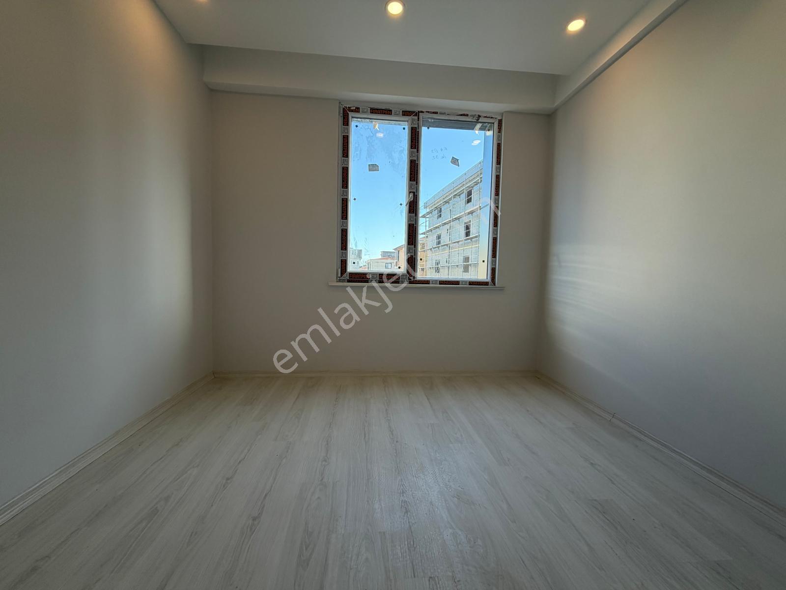 İstanbul House'dan B.evler'de Sıfır Binada 2+1 Ön Cephe Ara Kat - Görsel 9