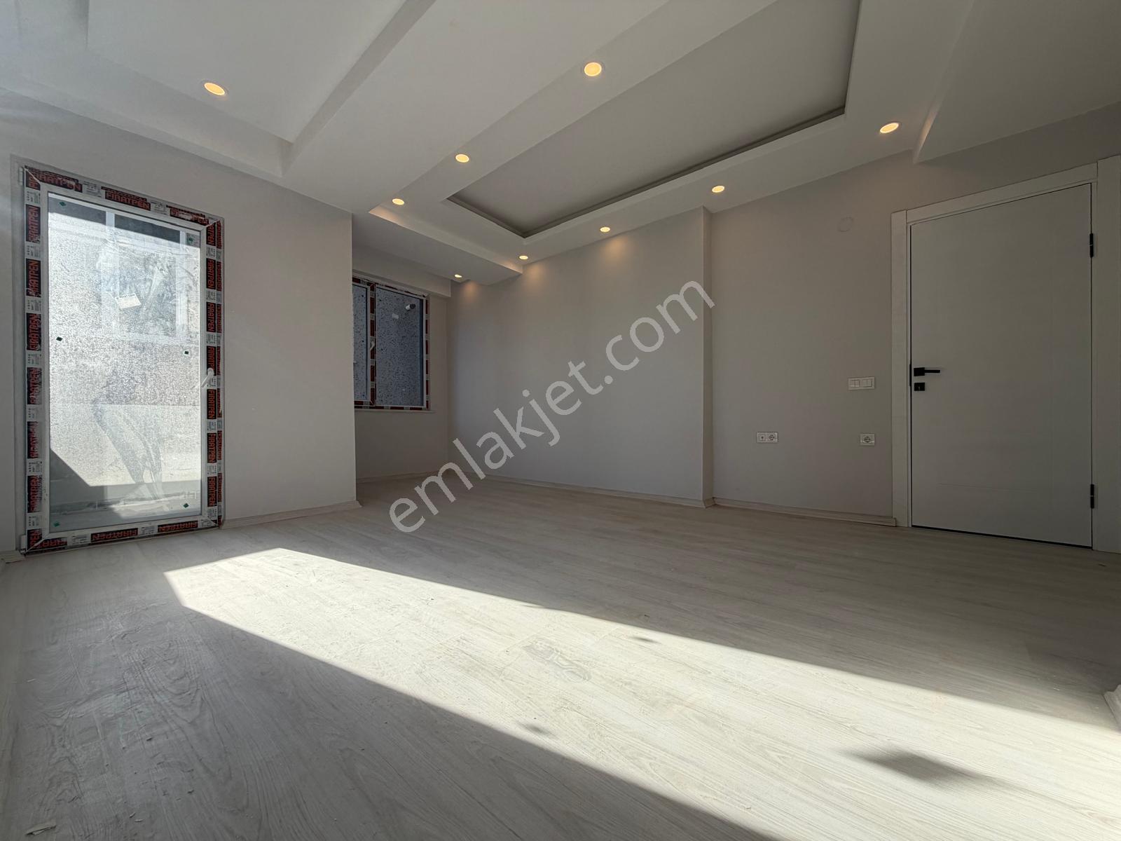 İstanbul House'dan B.evler'de Sıfır Binada 2+1 Ön Cephe Ara Kat - Görsel 3