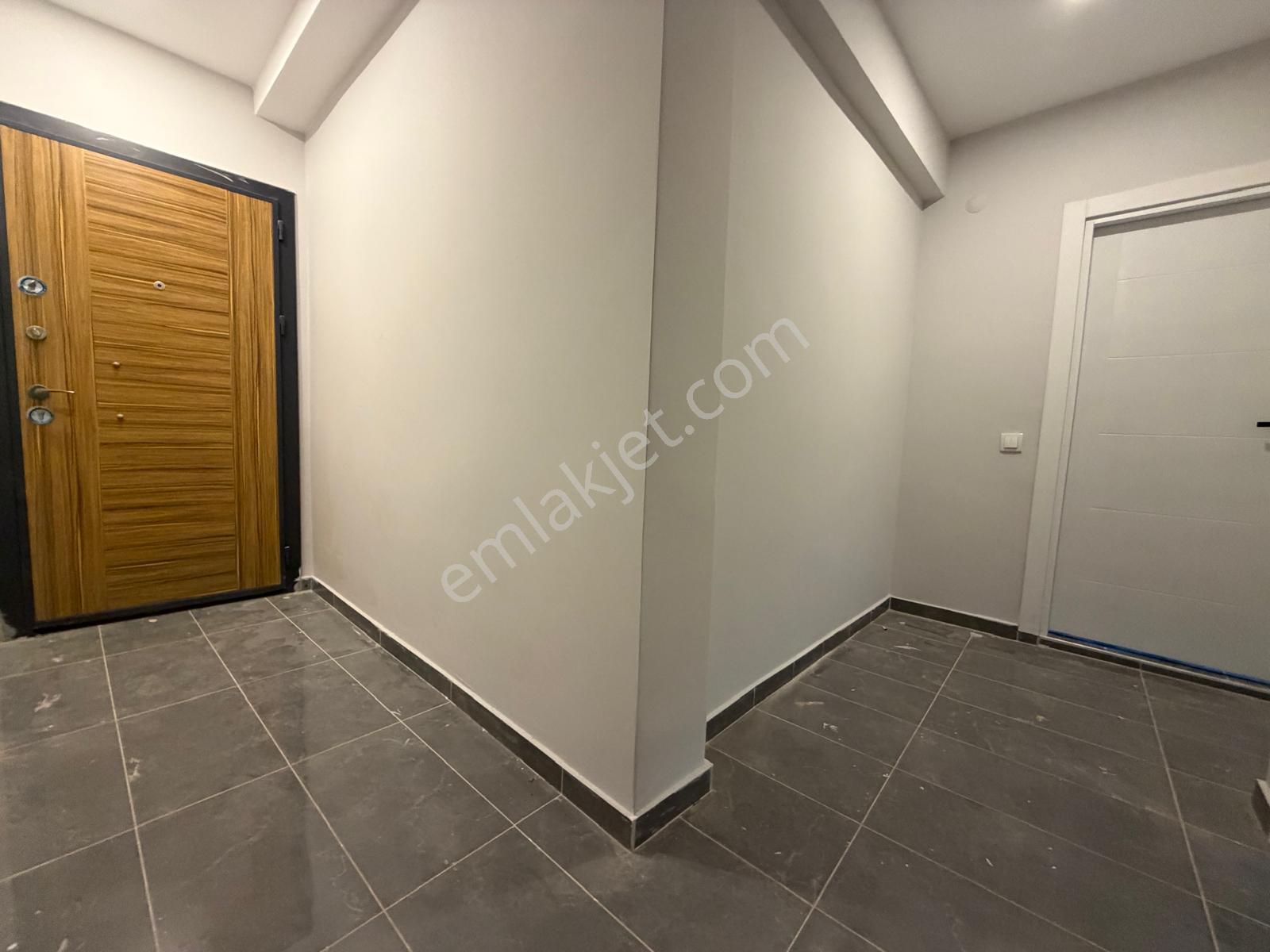 İstanbul House'dan B.evler'de Sıfır Binada 2+1 Ön Cephe Ara Kat - Görsel 22