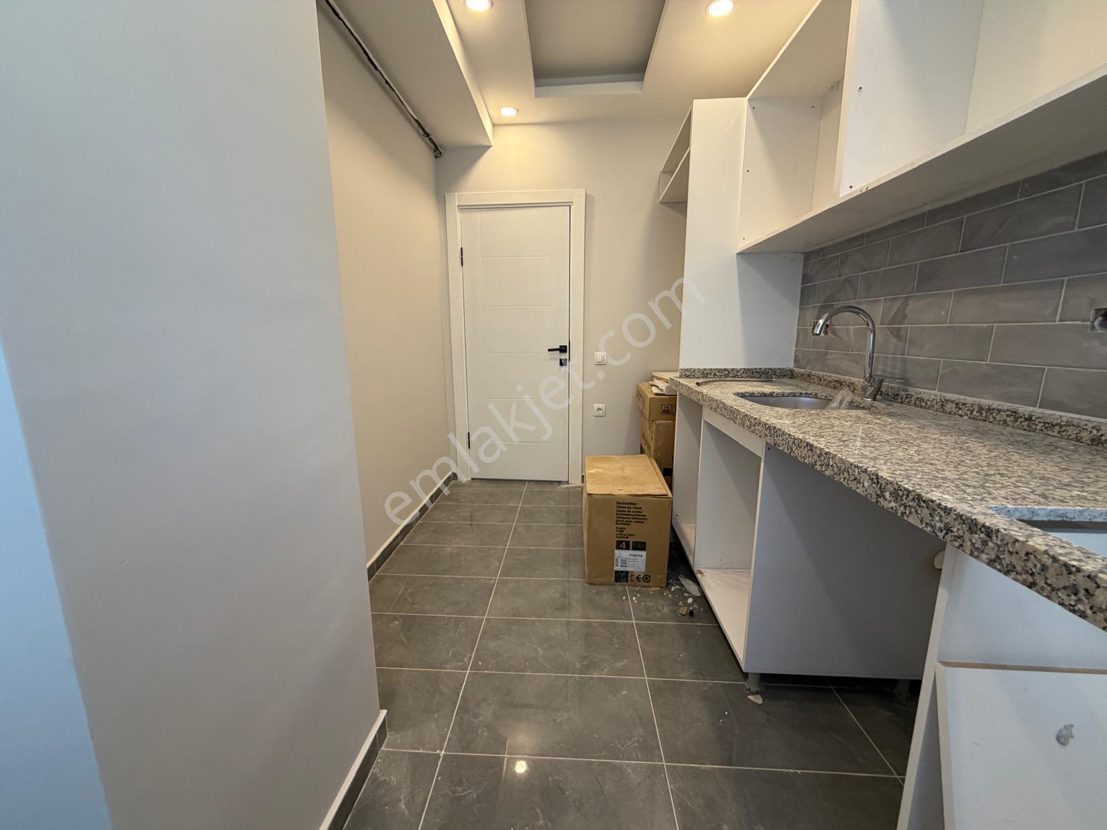 İstanbul House'dan B.evler'de Sıfır Binada 2+1 Ön Cephe Ara Kat - Görsel 20