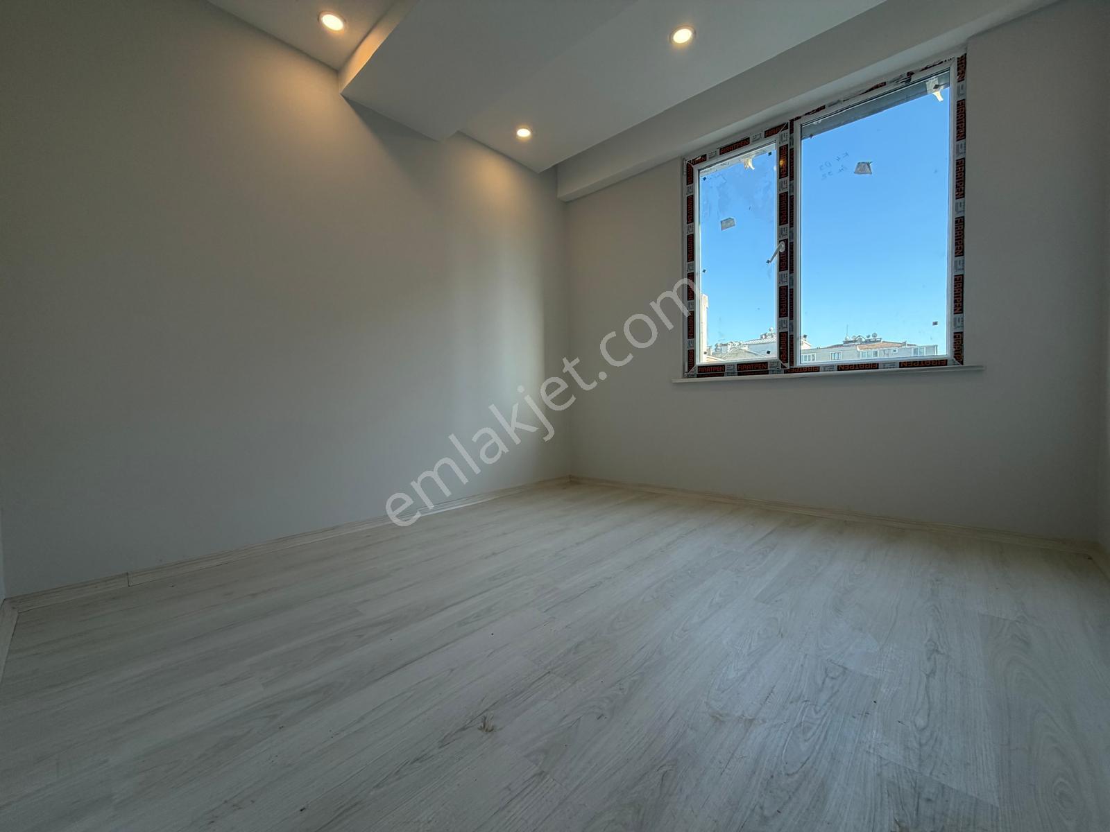 İstanbul House'dan B.evler'de Sıfır Binada 2+1 Ön Cephe Ara Kat - Görsel 10