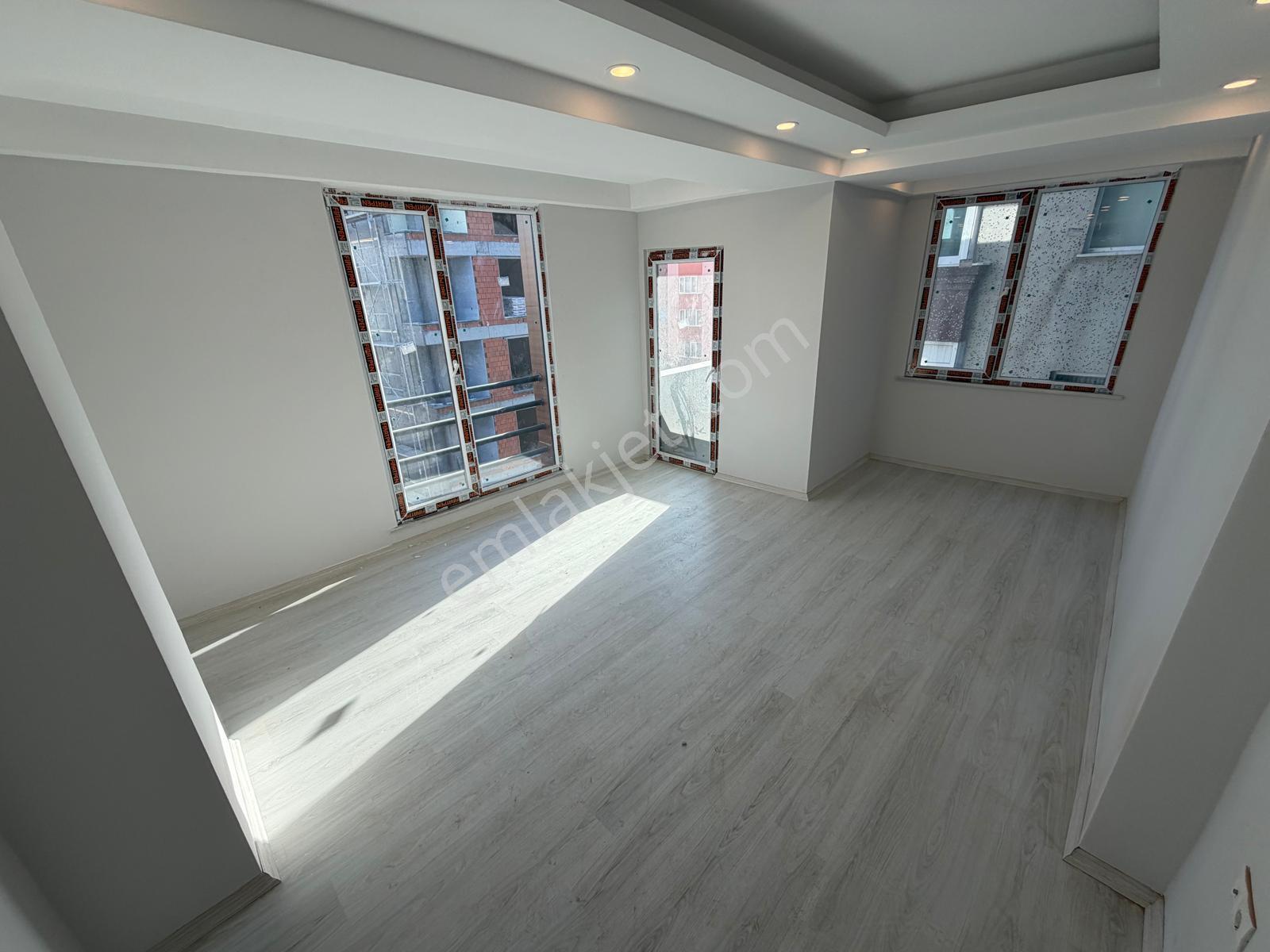 İstanbul House'dan B.evler'de Sıfır Binada 2+1 Ön Cephe Ara Kat - Görsel 4