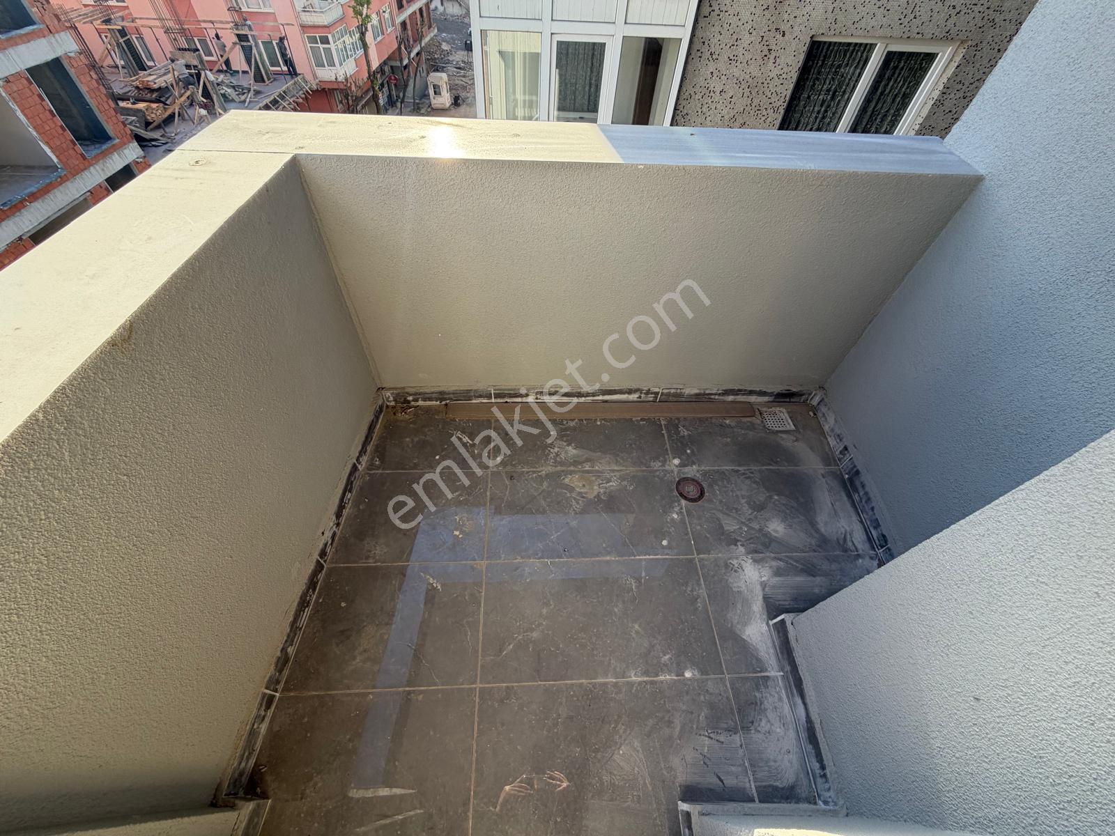 İstanbul House'dan B.evler'de Sıfır Binada 2+1 Ön Cephe Ara Kat - Görsel 6
