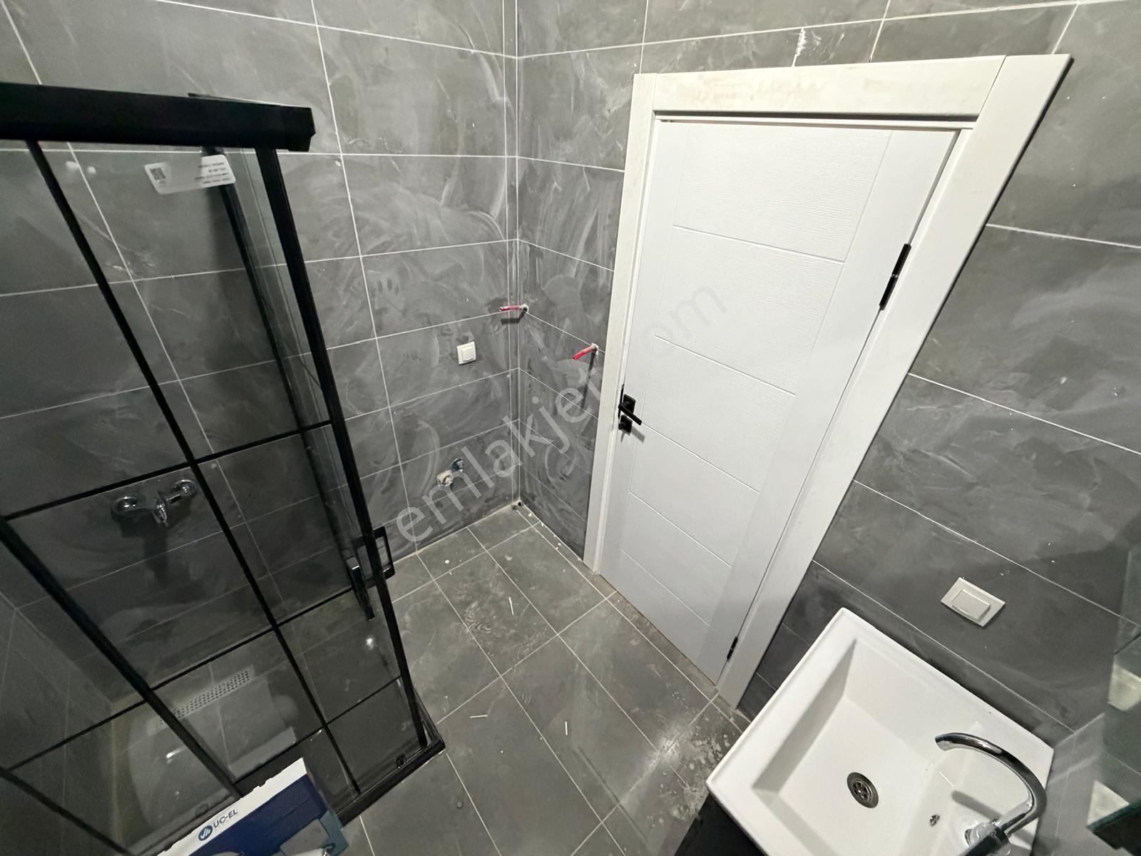 İstanbul House'dan B.evler'de Sıfır Binada 2+1 Ön Cephe Ara Kat - Görsel 12