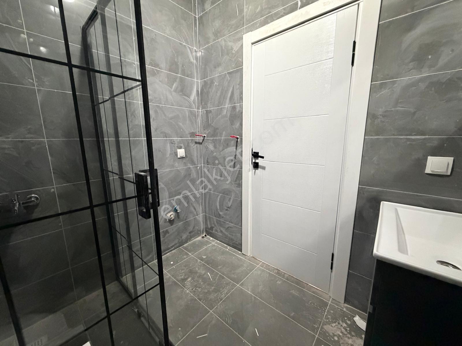 İstanbul House'dan B.evler'de Sıfır Binada 2+1 Ön Cephe Ara Kat - Görsel 14