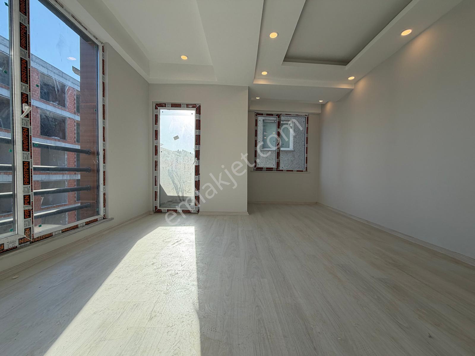 İstanbul House'dan B.evler'de Sıfır Binada 2+1 Ön Cephe Ara Kat - Görsel 2