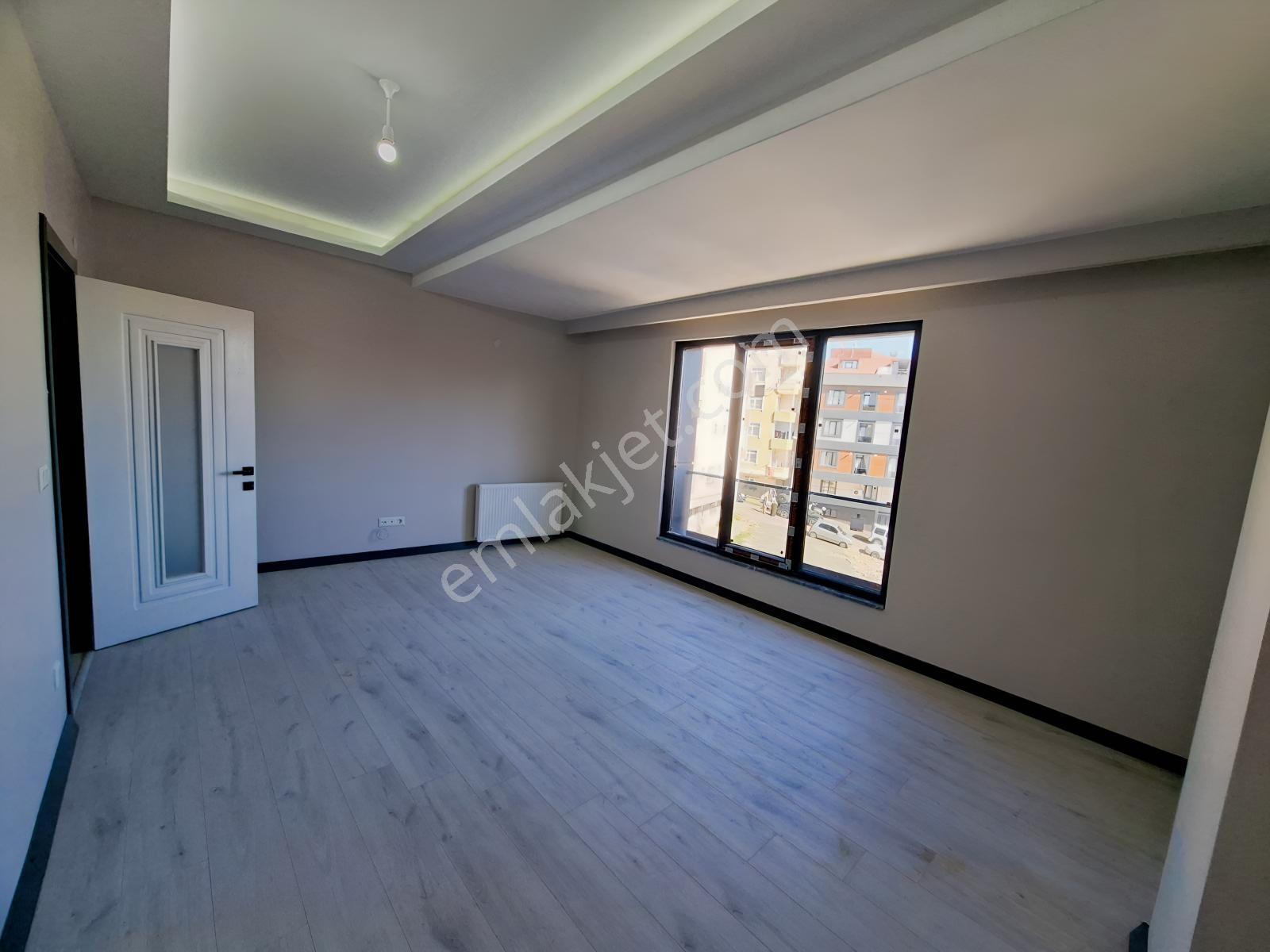Tramvaya Yakın Sıfır Binada 2. Kat 2+1 Oda Satılık Daire
