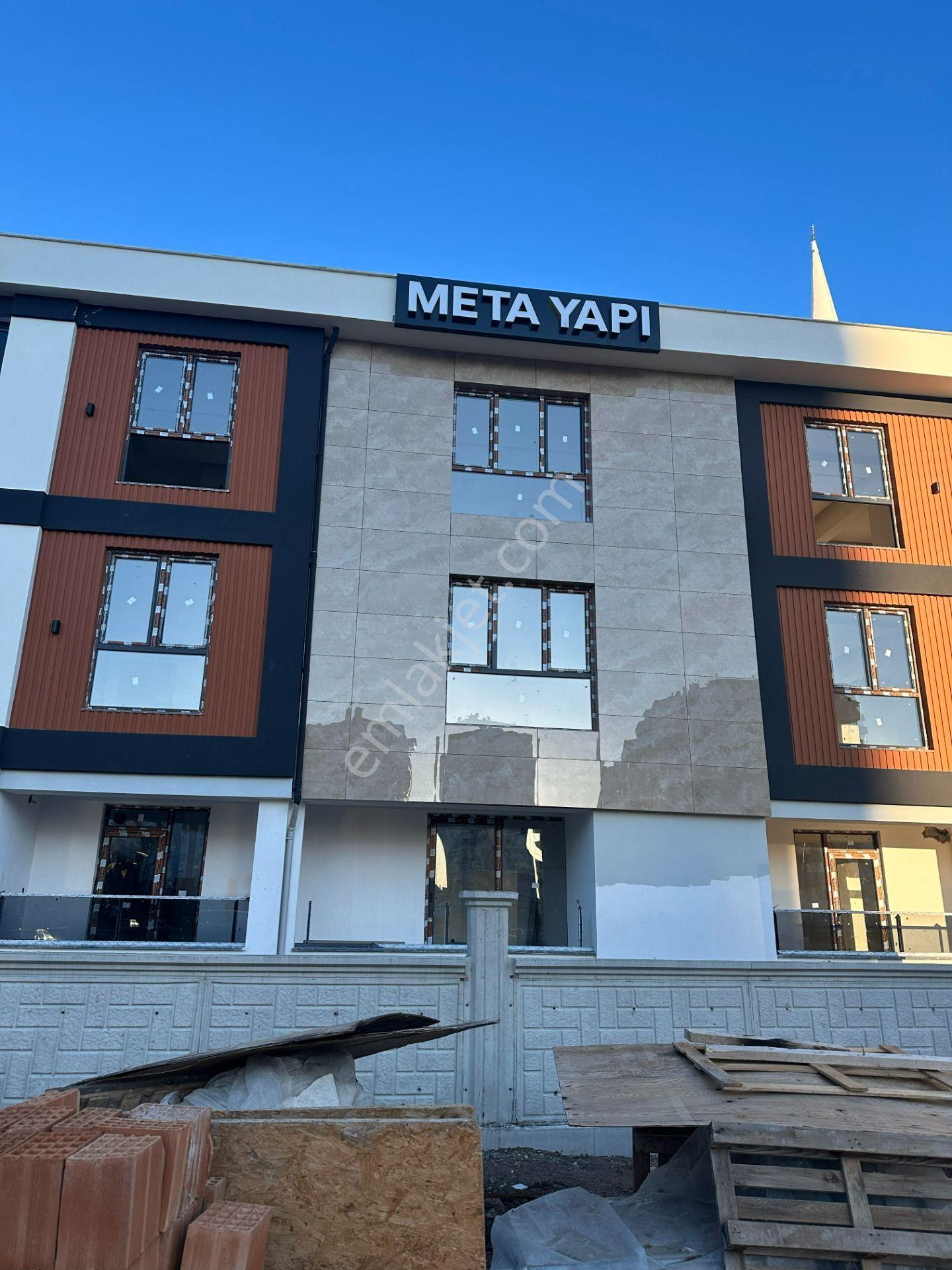 Çorum Merkez Cumartesi Pazarı Cami Yanı Akıllı Ev 2. Kat
