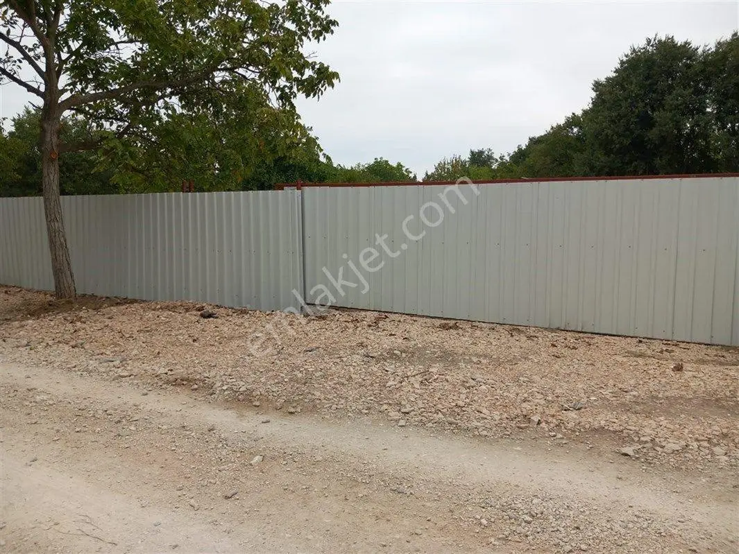 Bursa Nilüfer Demirci De 1300 M2 Kiralık Açık Depo 35.000 Tl