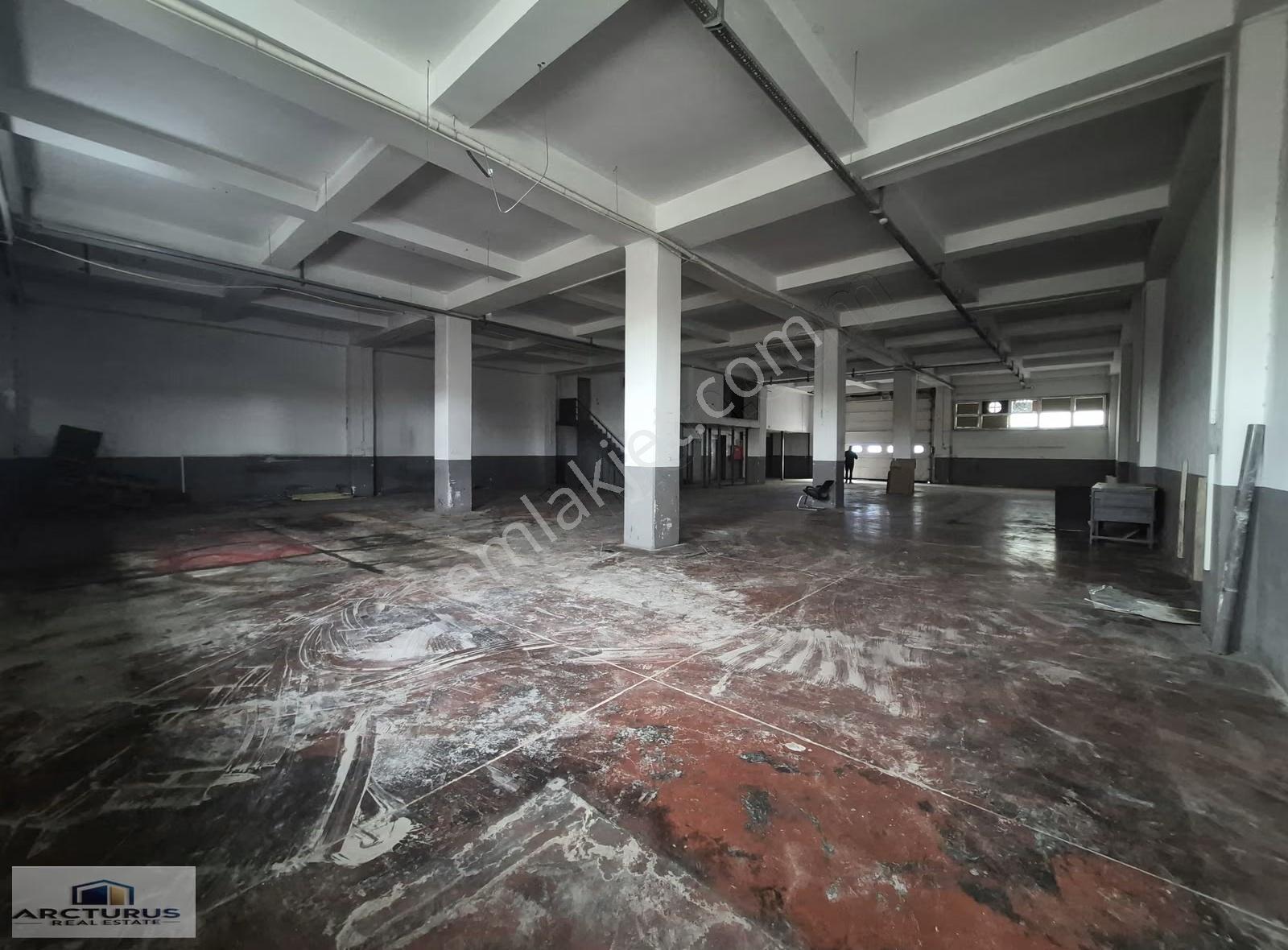İkitelli İpkas Sanayi Sitesi 886m2 Atölye / İşyeri