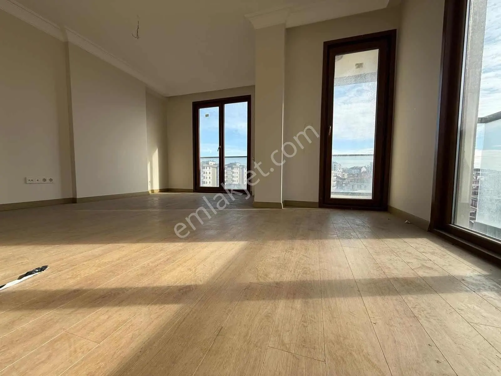 Ümraniye Atatürk Mh.3+1 Kapalı Oto Parklı Satılık Daire