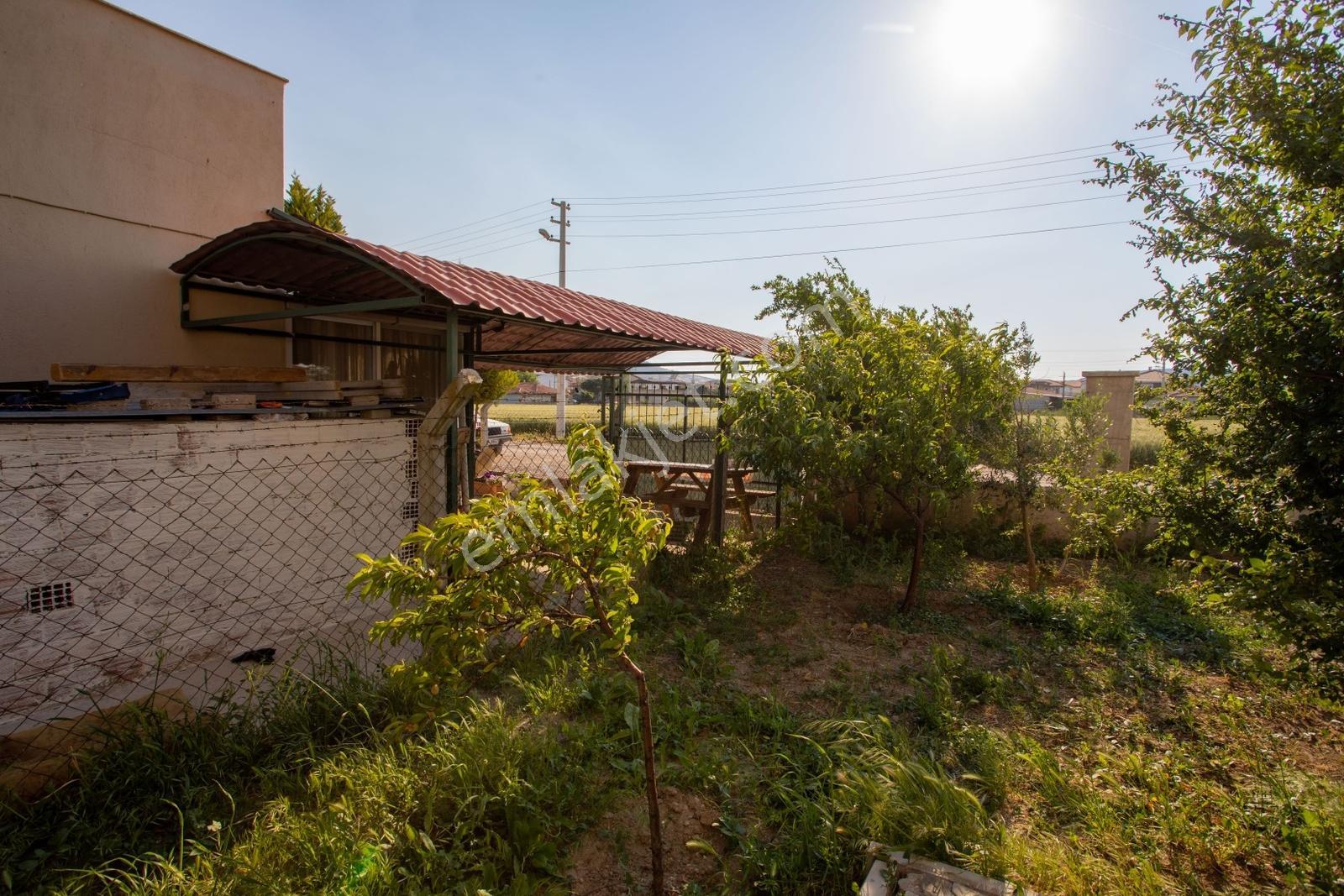 Foça Bağarası Hacıveli Mah. Satılık 3+1 Kapalı Mutfaklı Daire - Görsel 14