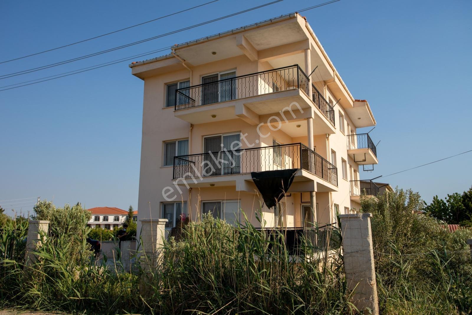 Foça Bağarası Hacıveli Mah. Satılık 3+1 Kapalı Mutfaklı Daire - Görsel 4