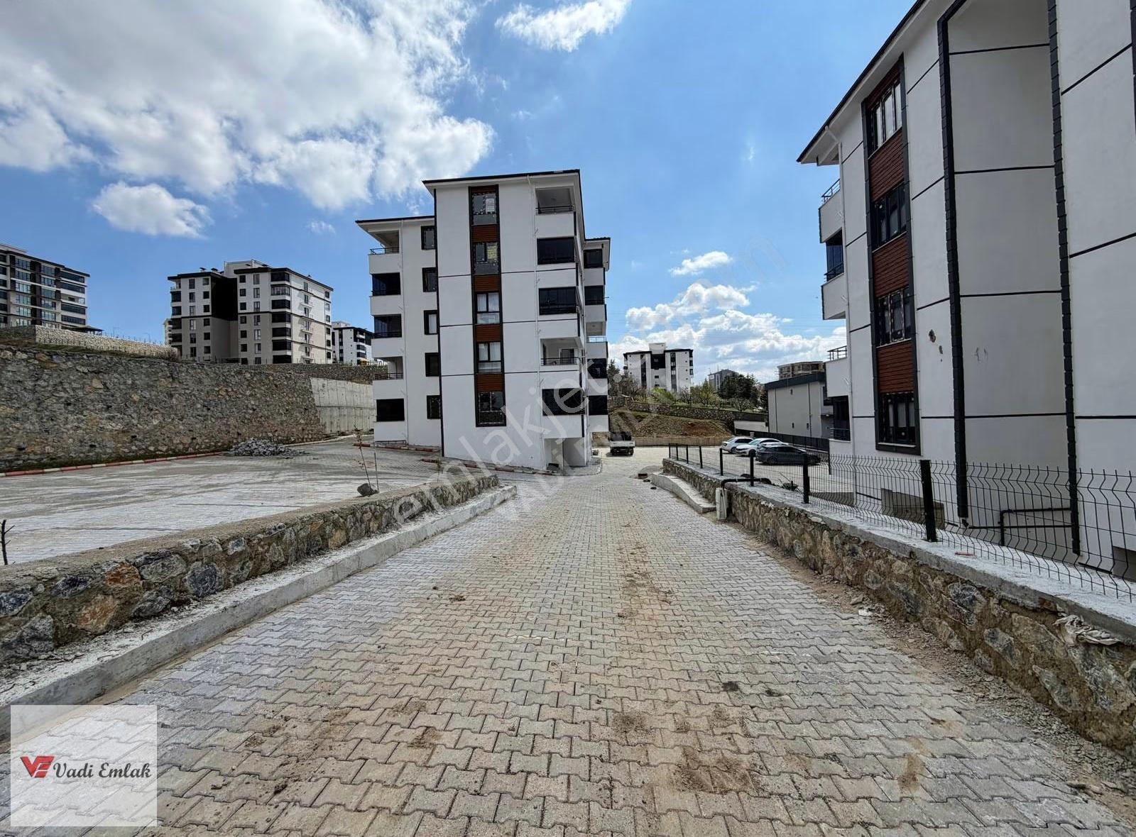 Güneşli'de Kiralık 2+1 Daire | Vadi Emlak - Görsel 33