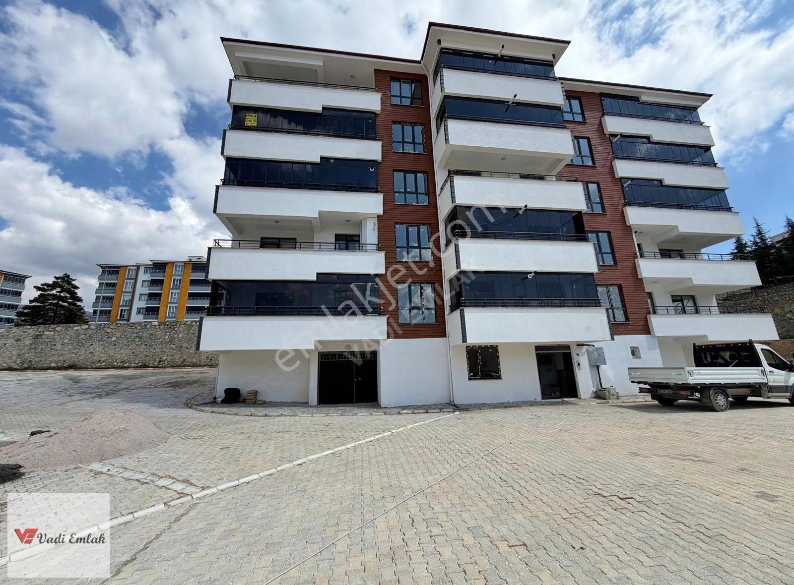 Güneşli'de Kiralık 2+1 Daire | Vadi Emlak