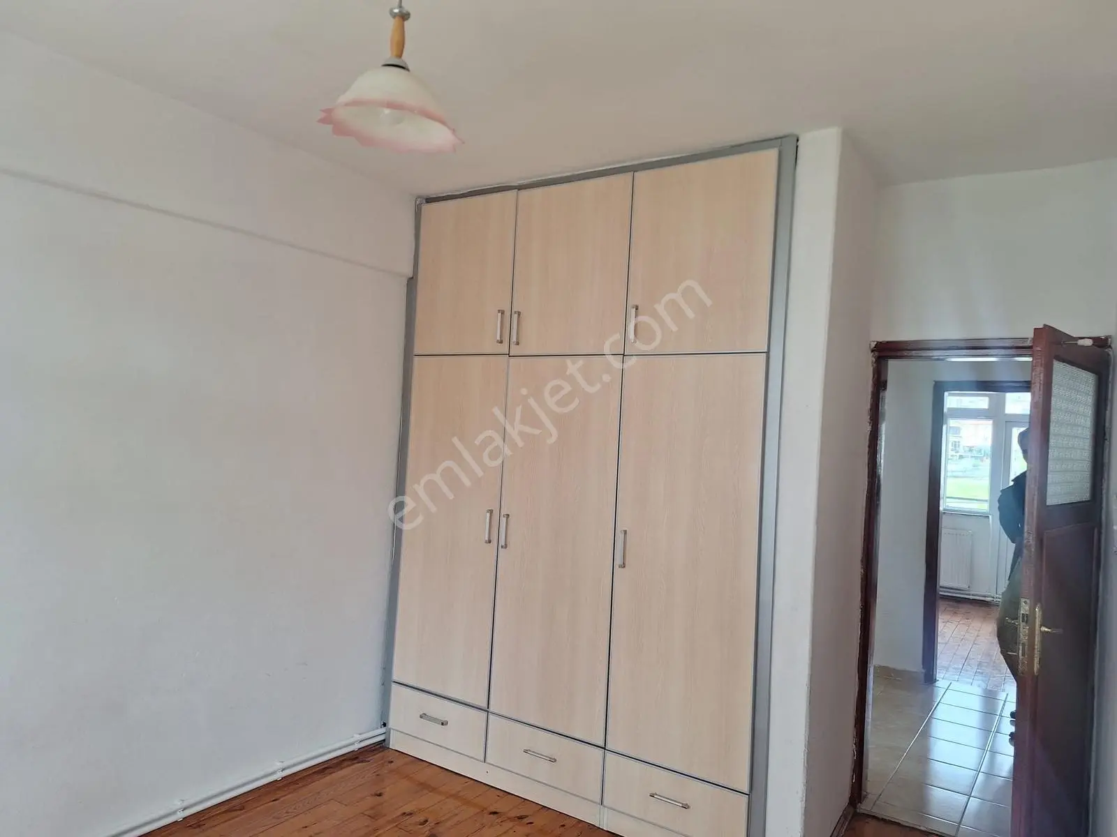 Usta Gayrimenkul'den Merkezi Konumda Kiralık D.gazlı 3+1 Daire - Görsel 10